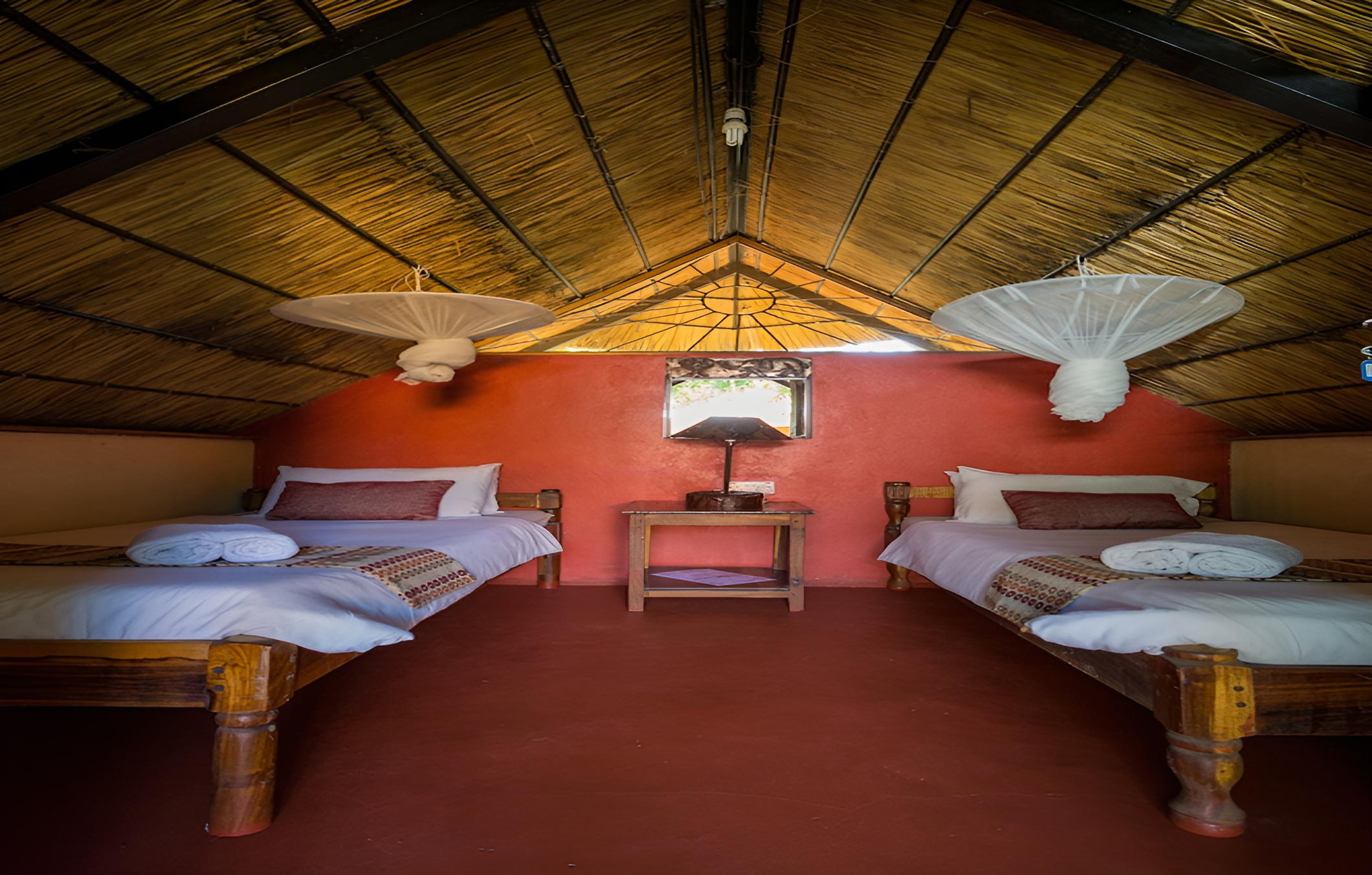 Jollyboys Camp - Hostel