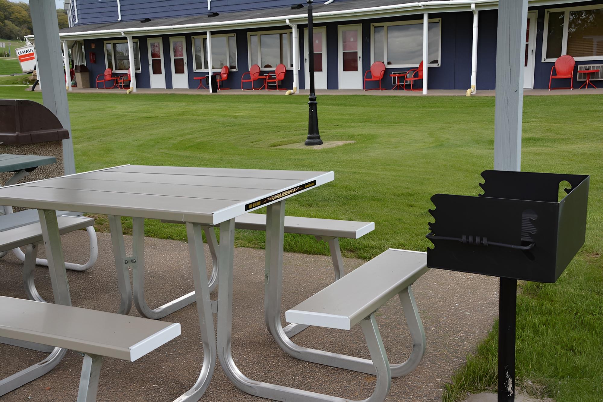 Galena Vacations - Grant Hills Motel - Property Image 4