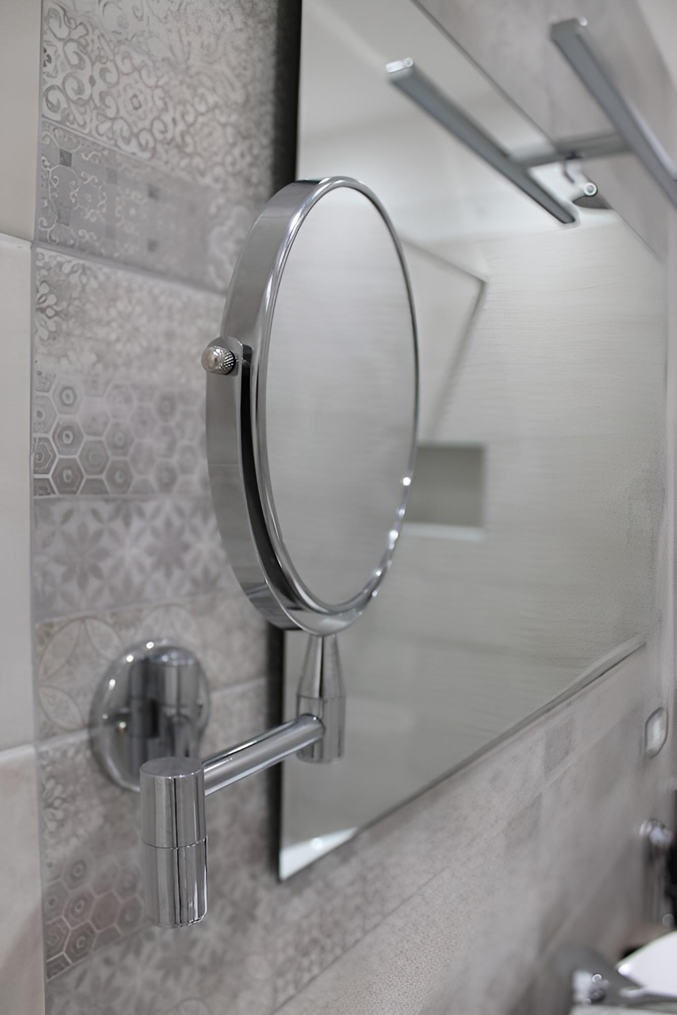 Zaro Suites
