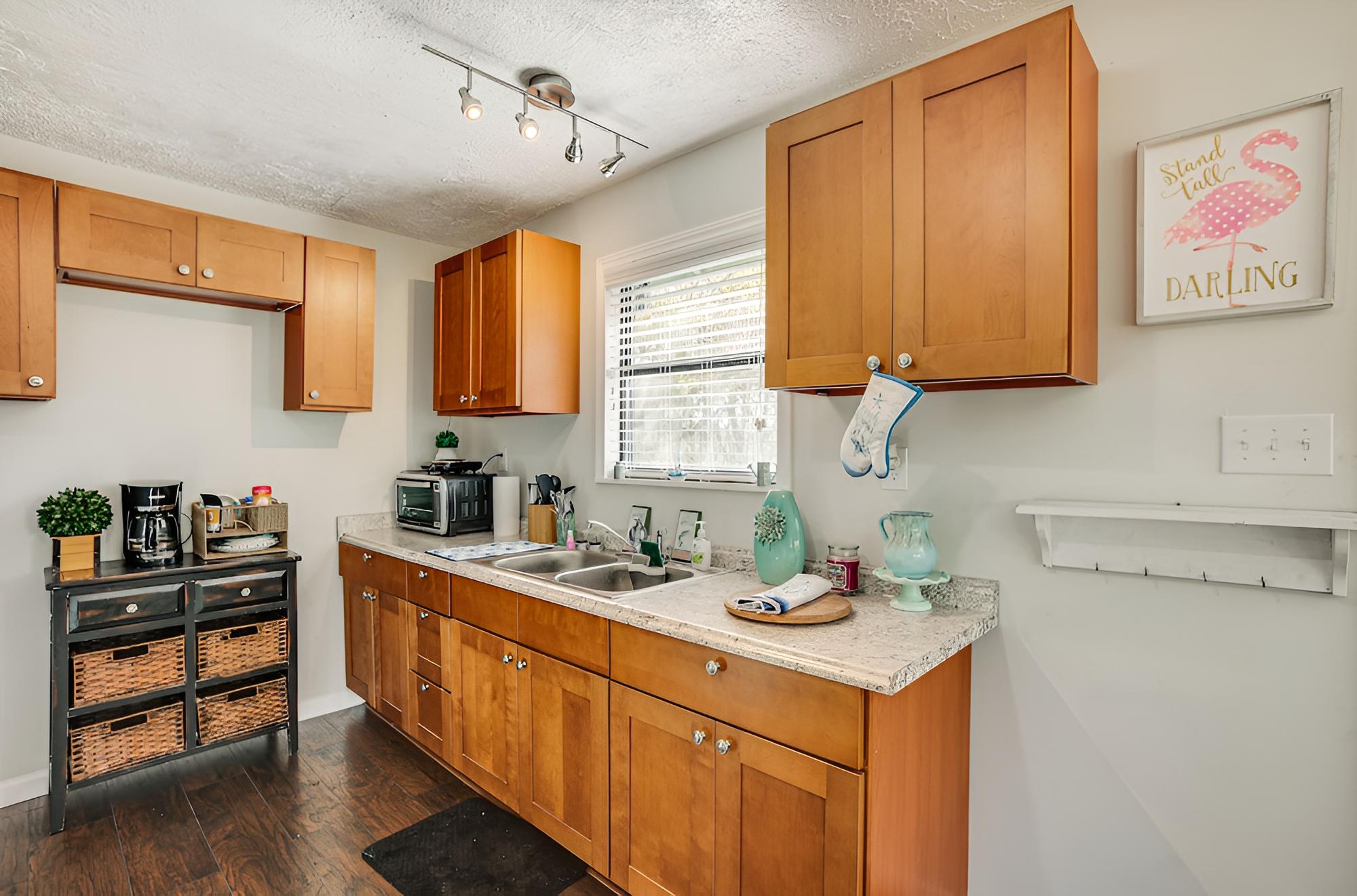 Dog-friendly Cleveland Home w/ Deck, Near Fishing!