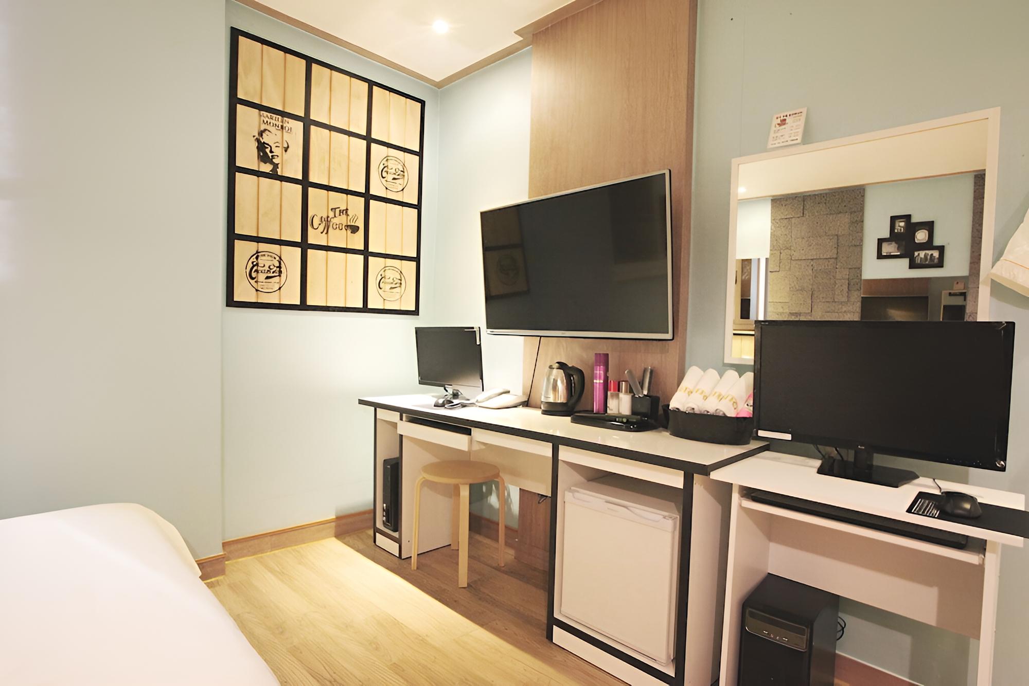 Anshan Pinocchio view 4