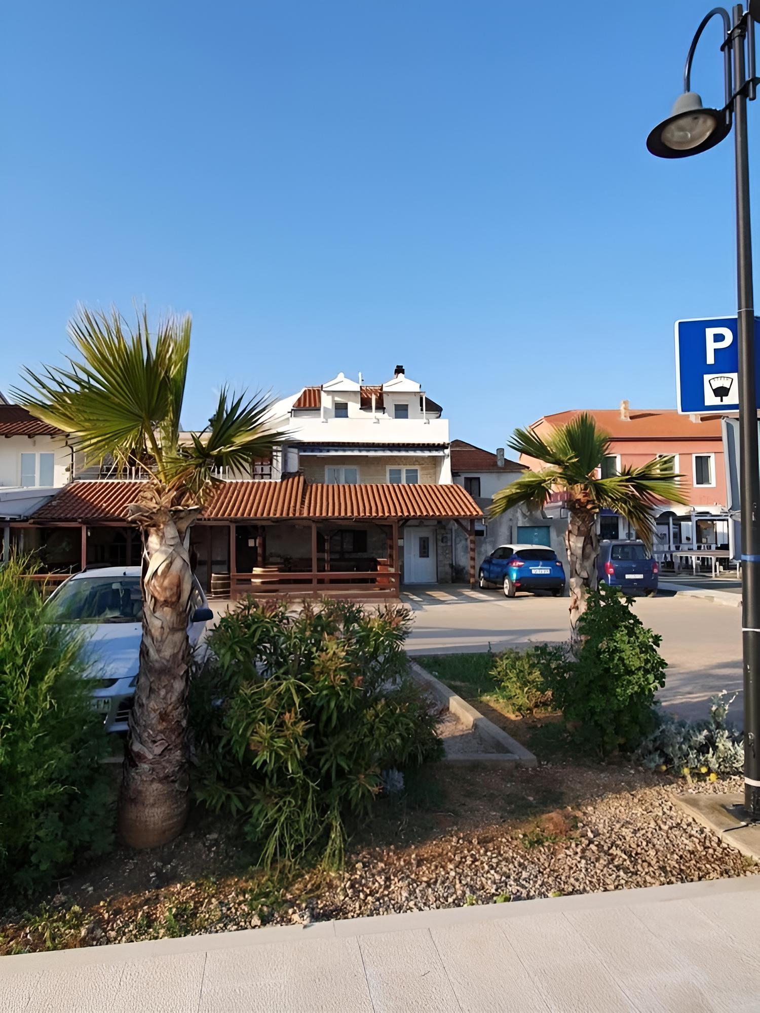 Mar - 10 m From sea - A1
