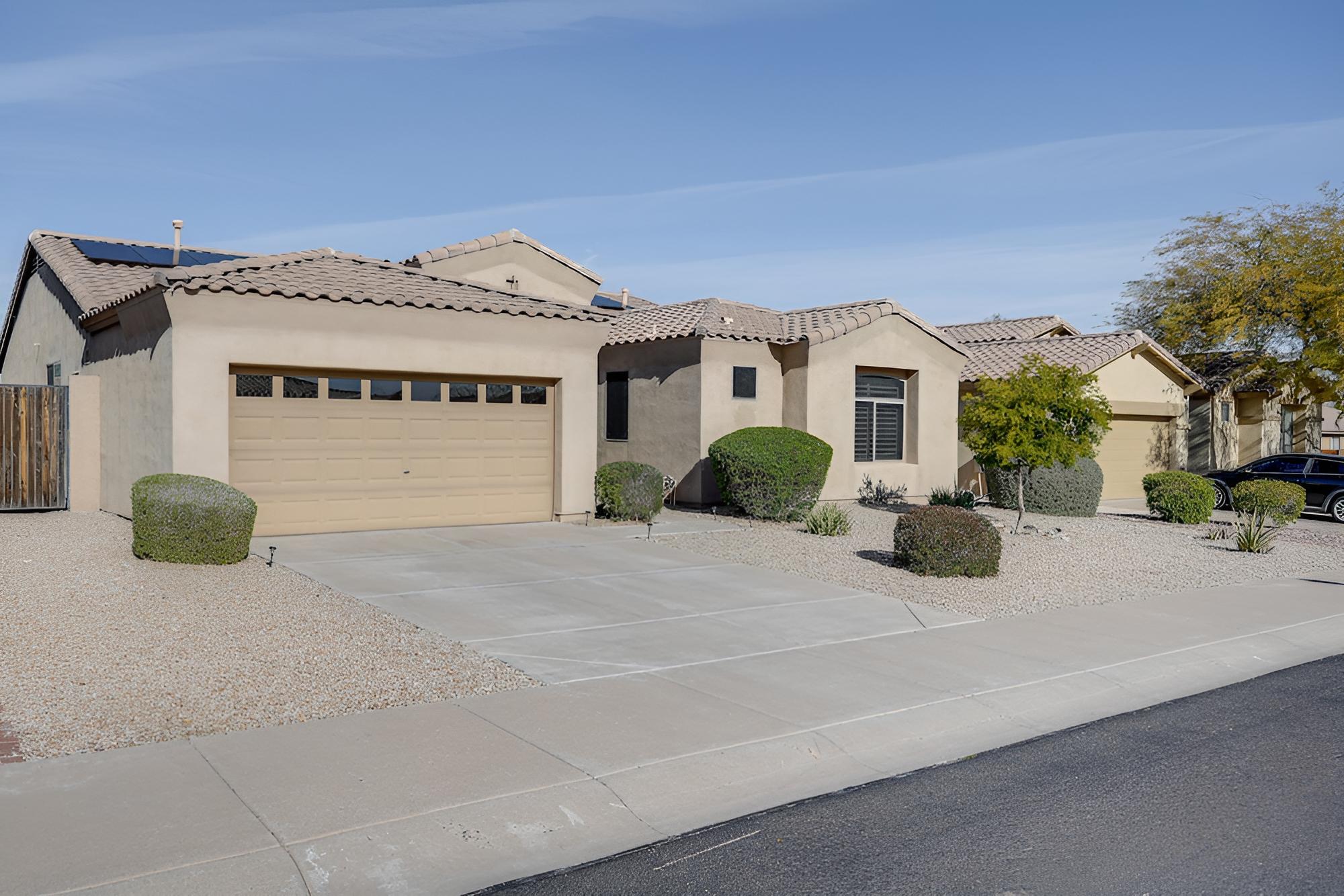 Goodyear Desert Oasis: Private Yard & Heated Pool!