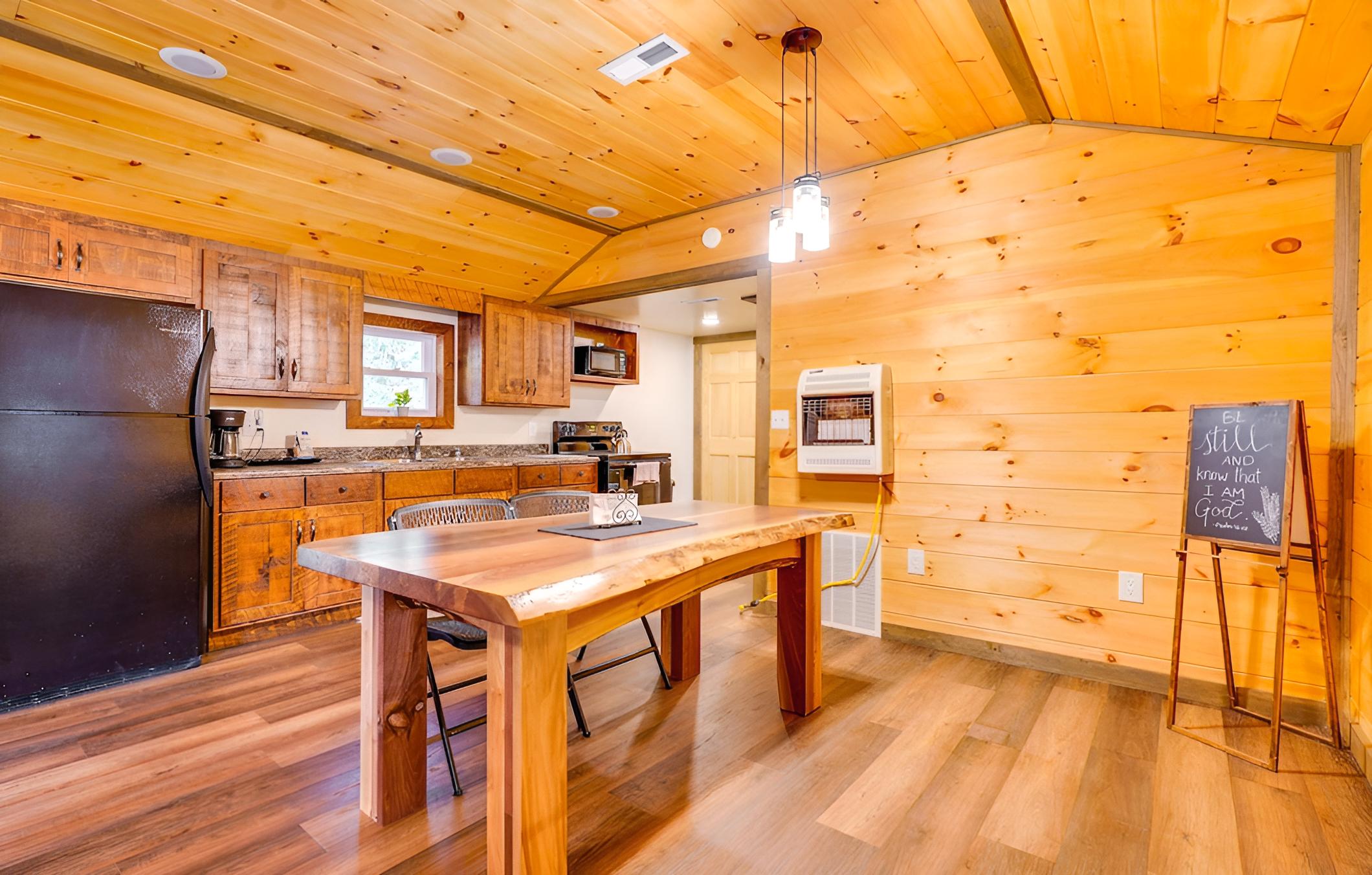 Cozy Howard Cabin: Hike, Hunt + Fish!