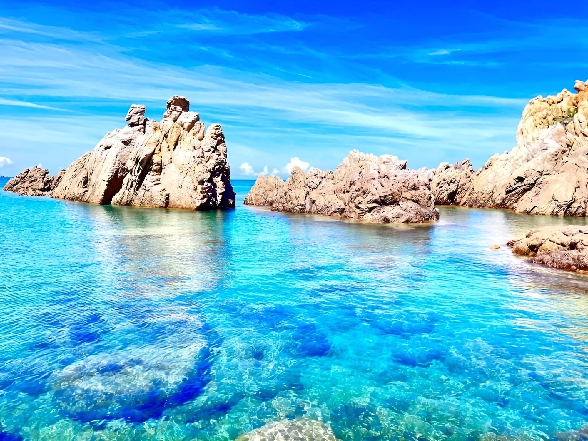 Breathtaking Views few Steps From the sea