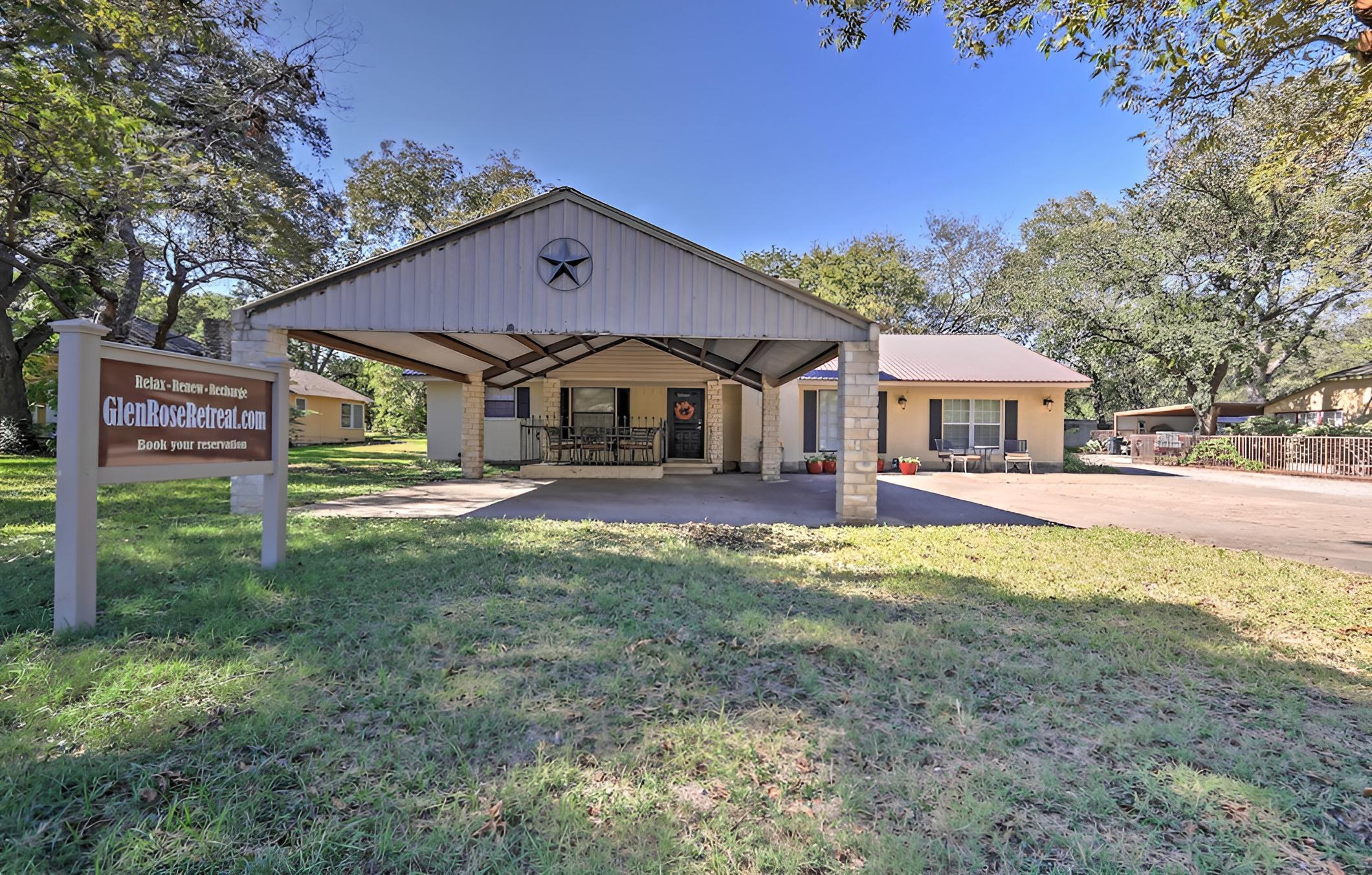 Glen Rose Ranch House - Walk to Downtown!