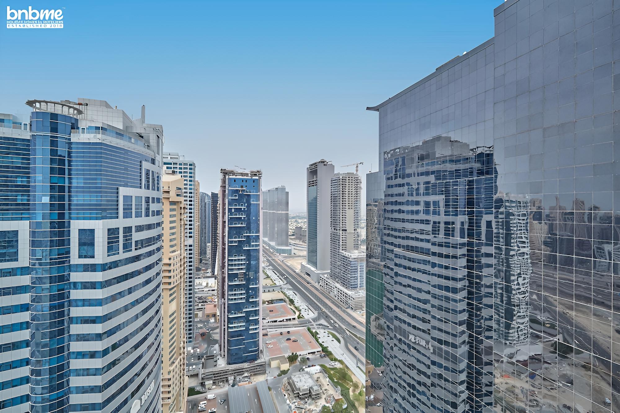 3B Lakepoint Tower 3701 by bnbme homes