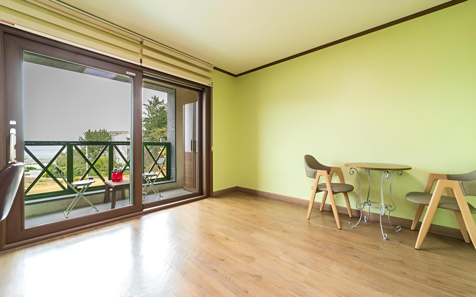 Uljin Dolbit Pension