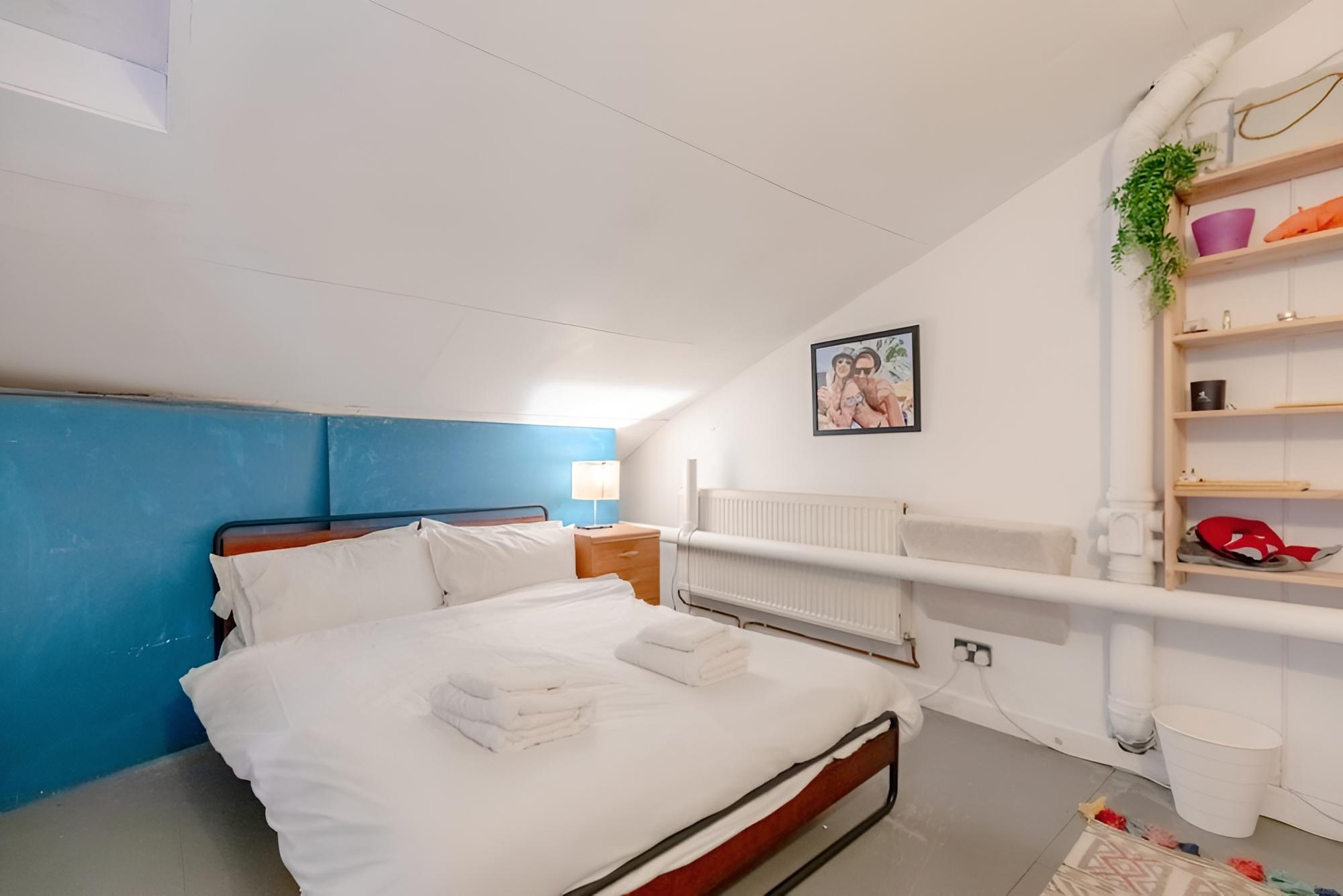 Trendy & Artistic Loft Hideaway, Hackney Wick!