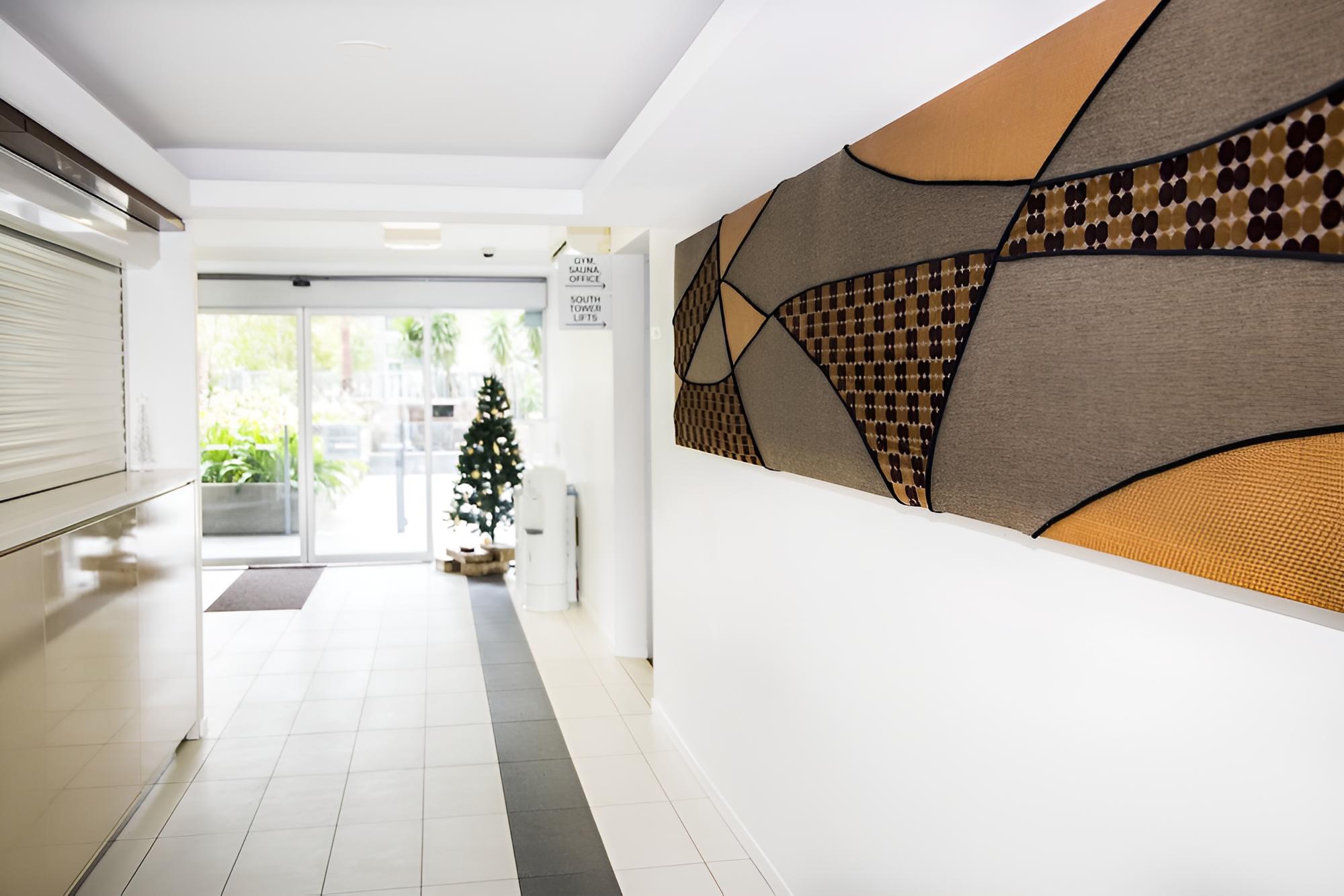 Surfers Paradise Suite with Pool and Spa