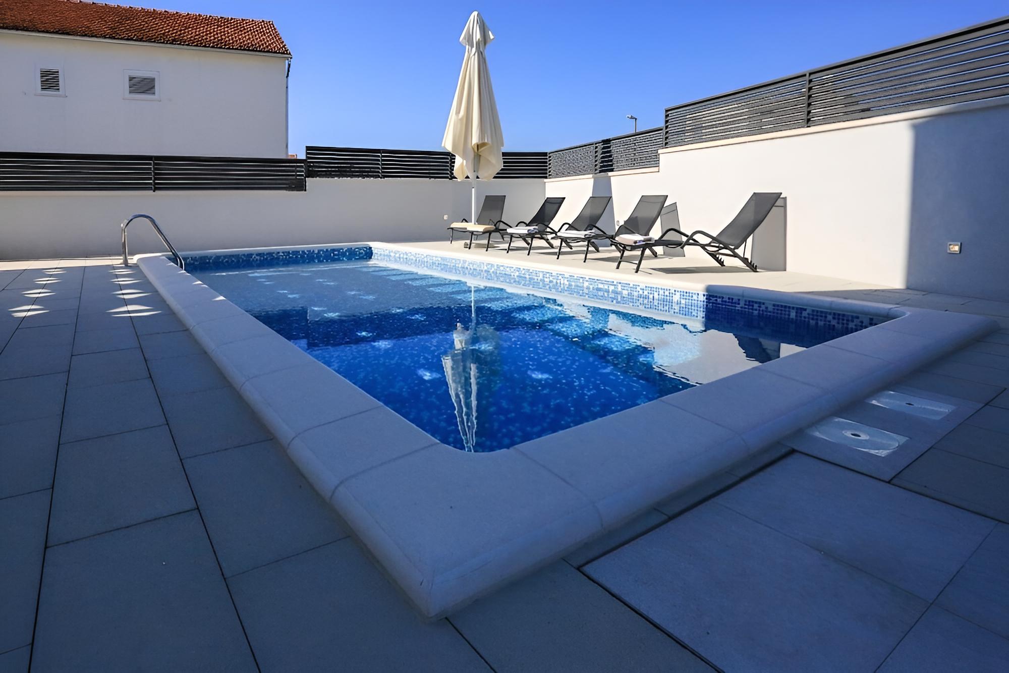 Kreso - With Pool - H