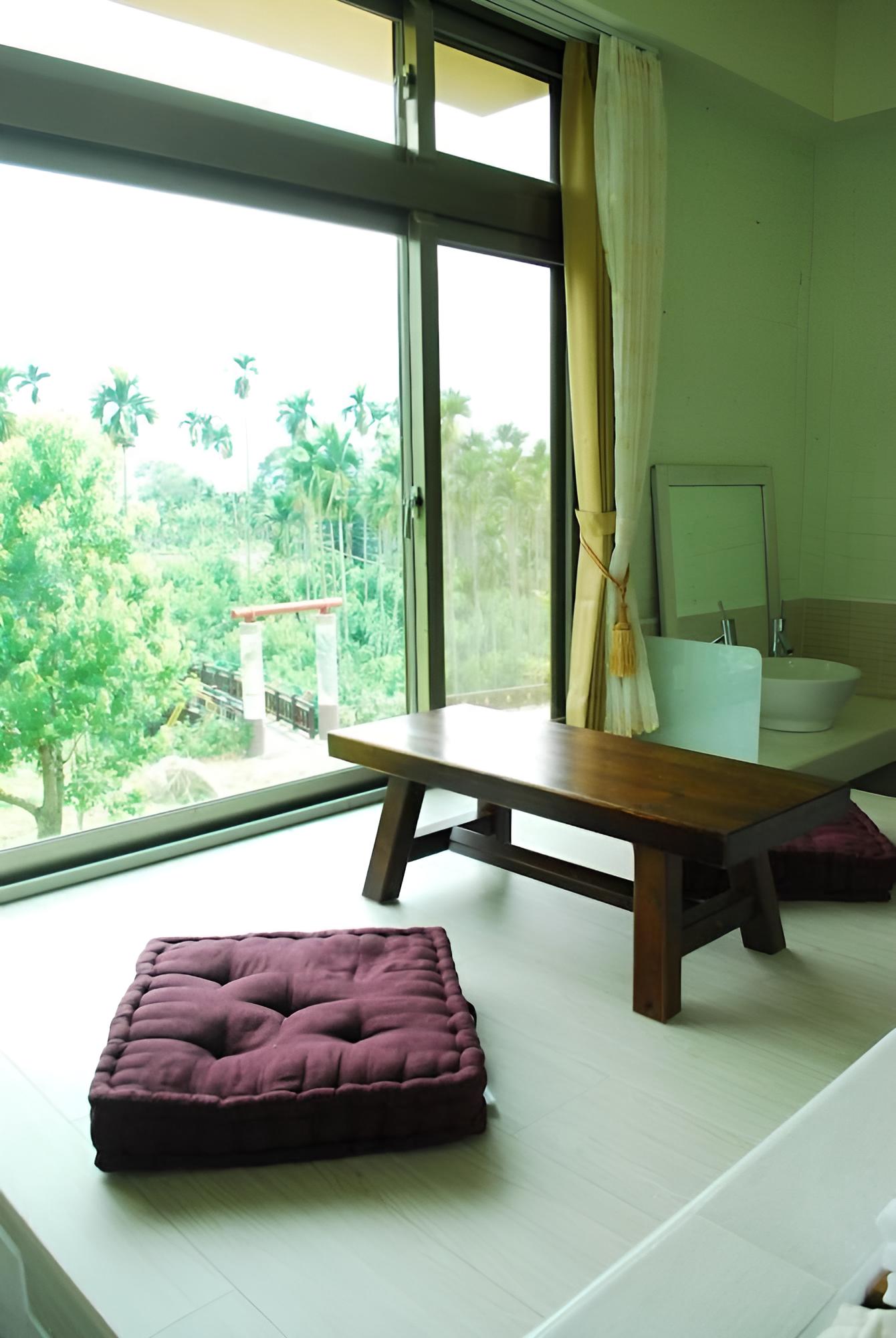Old Five Guesthouse