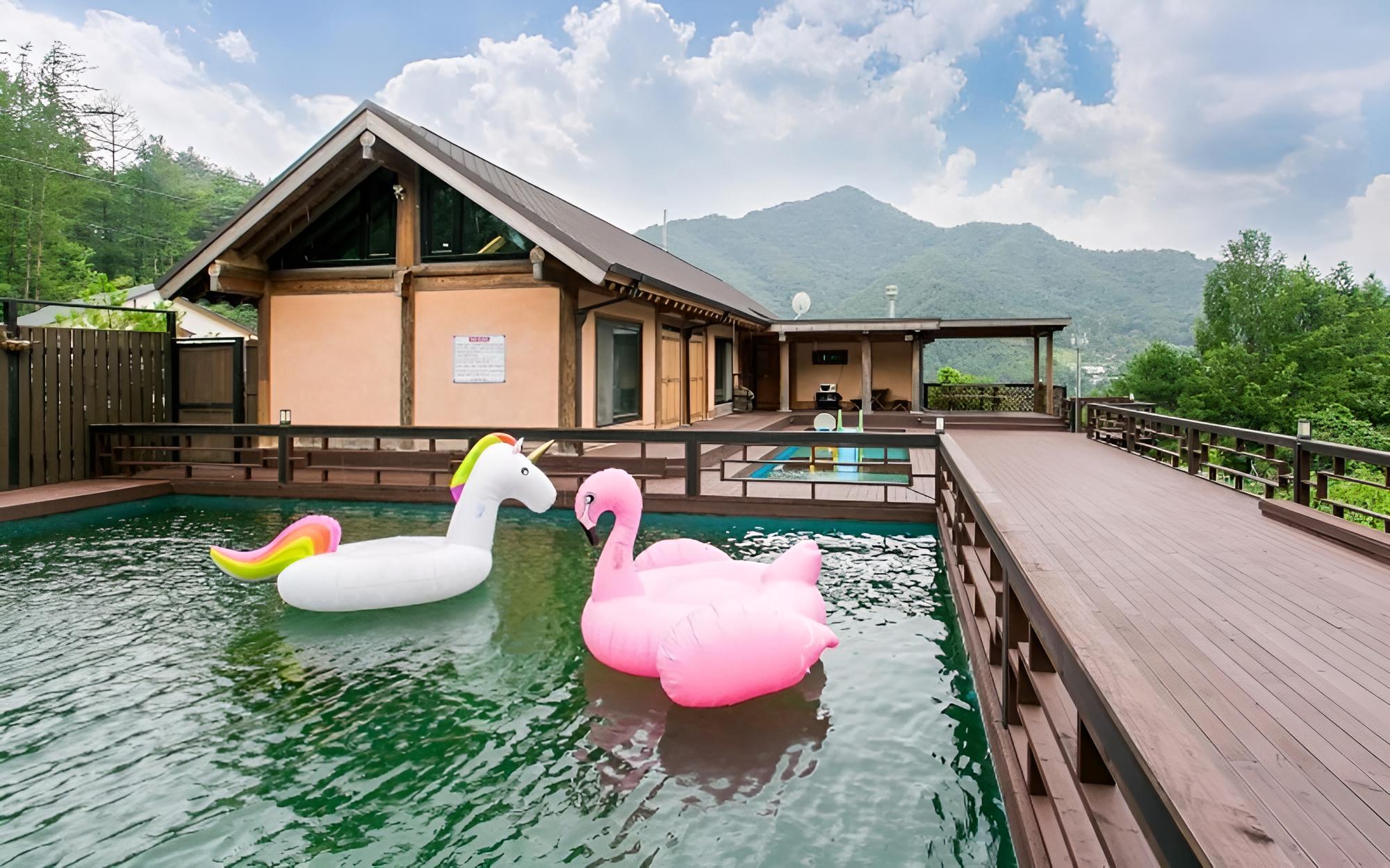 Youngwol Dudeokgol Hyu Pension