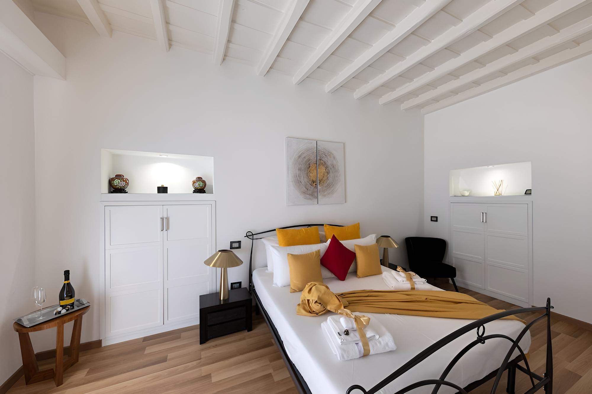Barcaccia Luxury Suites