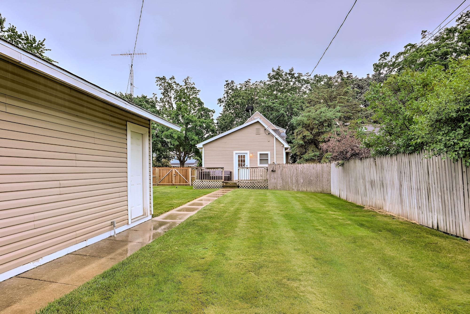 Renovated Lake Geneva Home Near Dtwn + Beach!