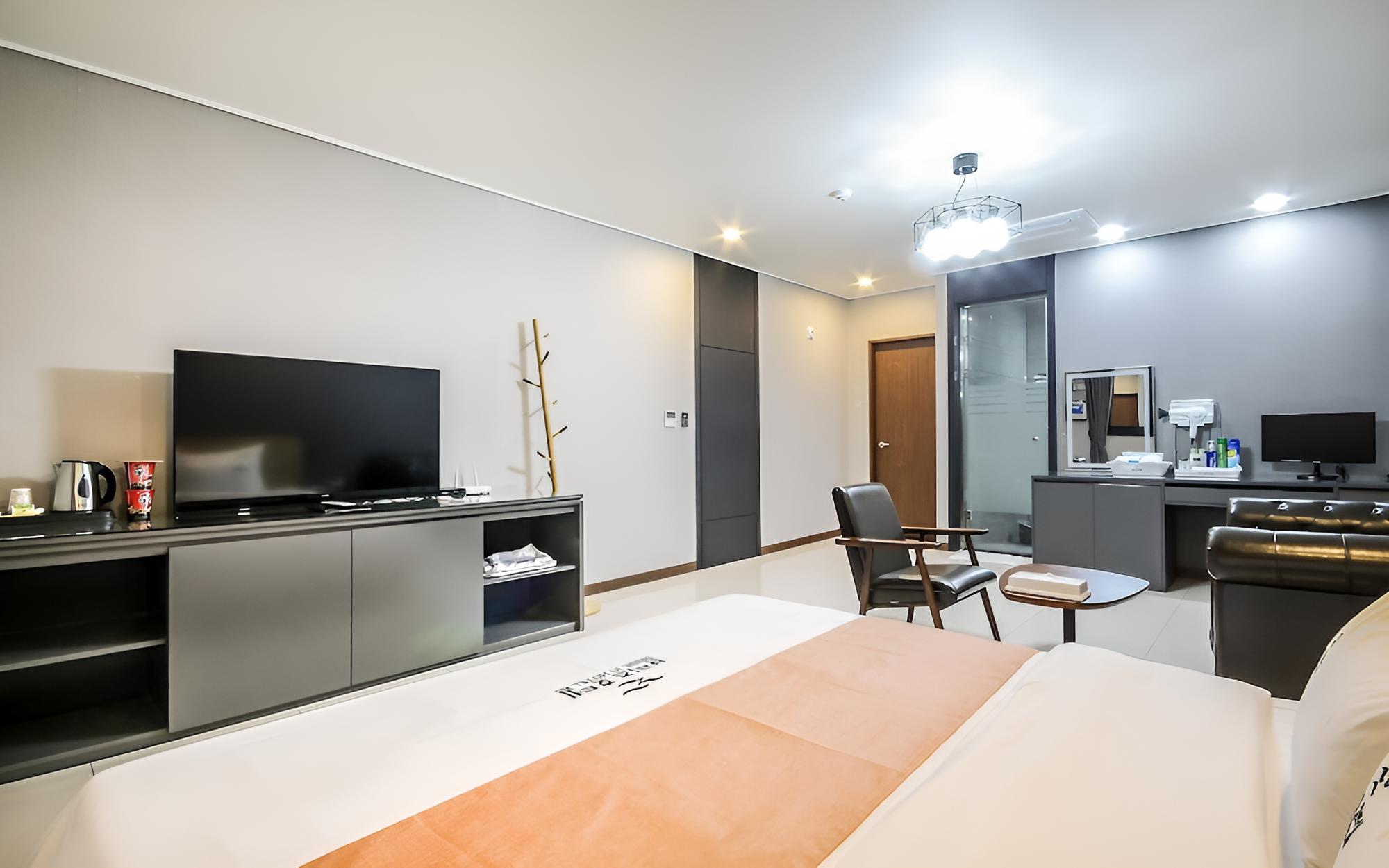 Naju Breeze Self Check-in Motel