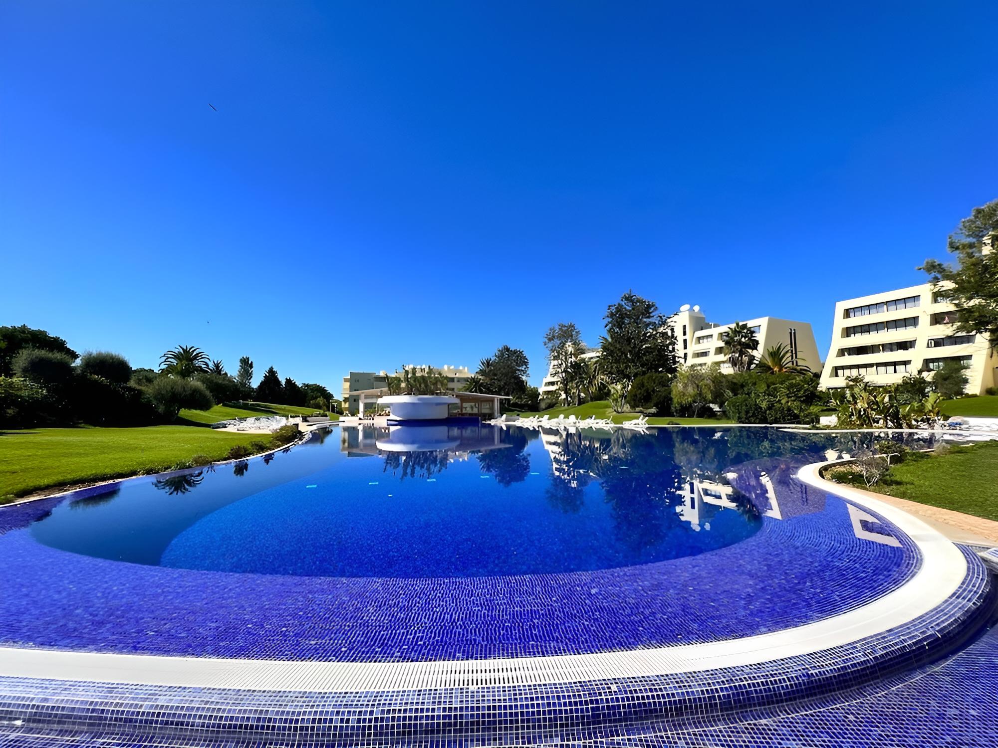 Alvor Paradise With Pool by Homing