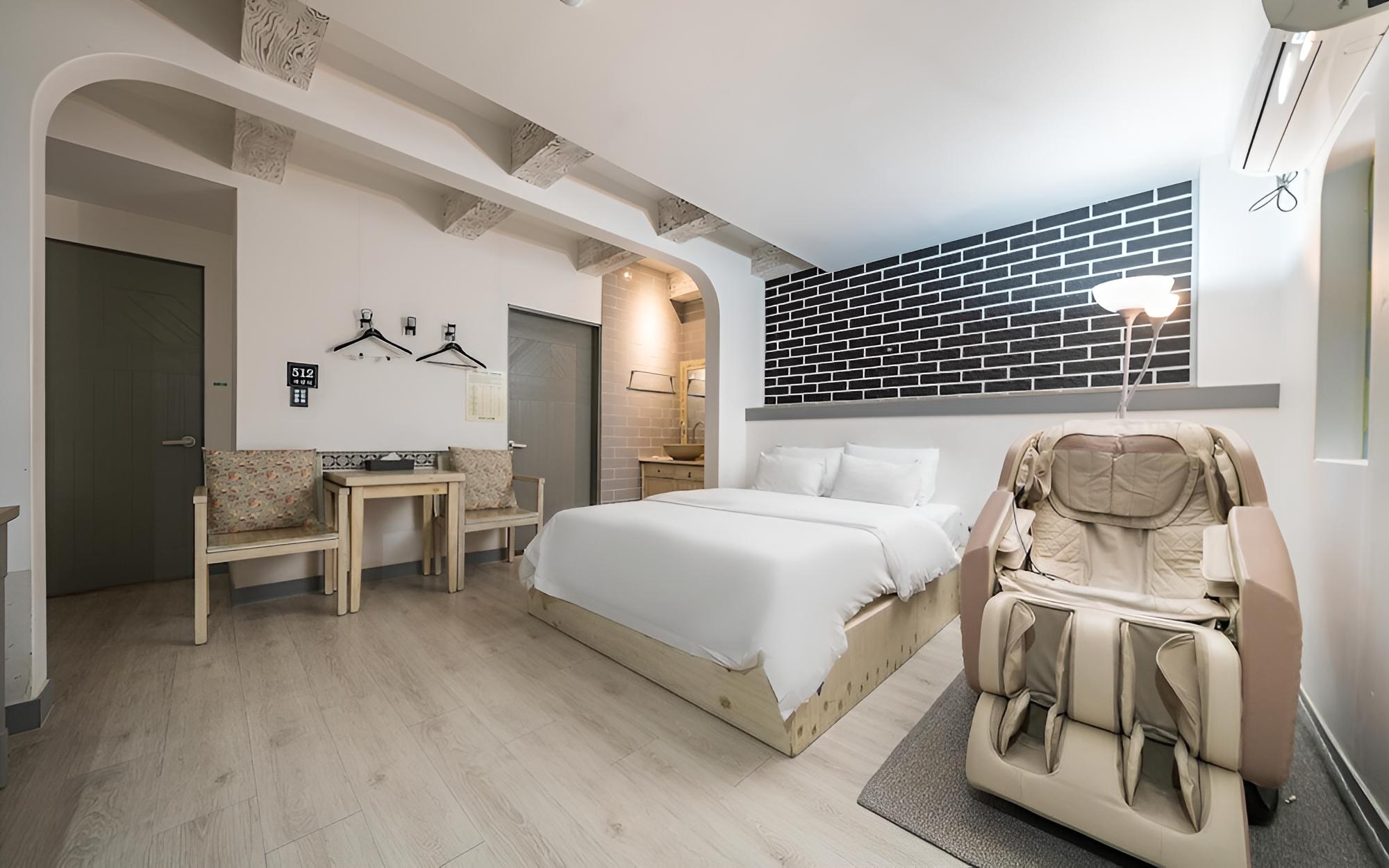 Hwaseong Wolmun Lavender Onchen Hotel