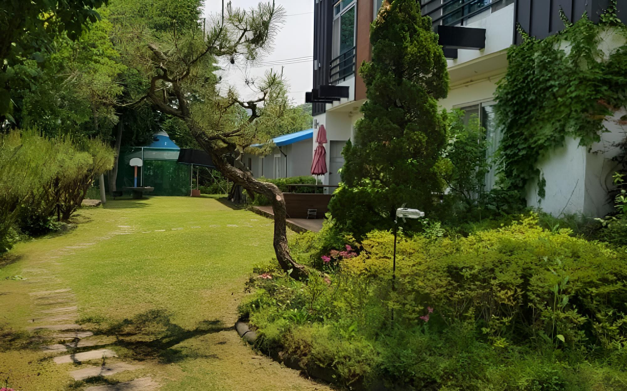 Yangpyeong Hayandohwaji Pension