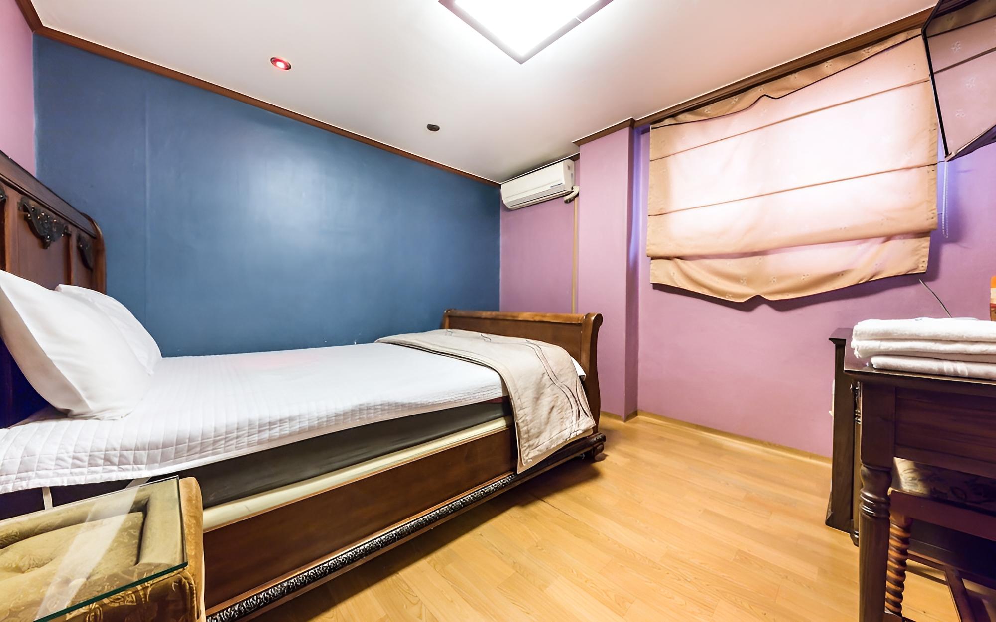 Yeongdeungpo Market Max Motel — 11