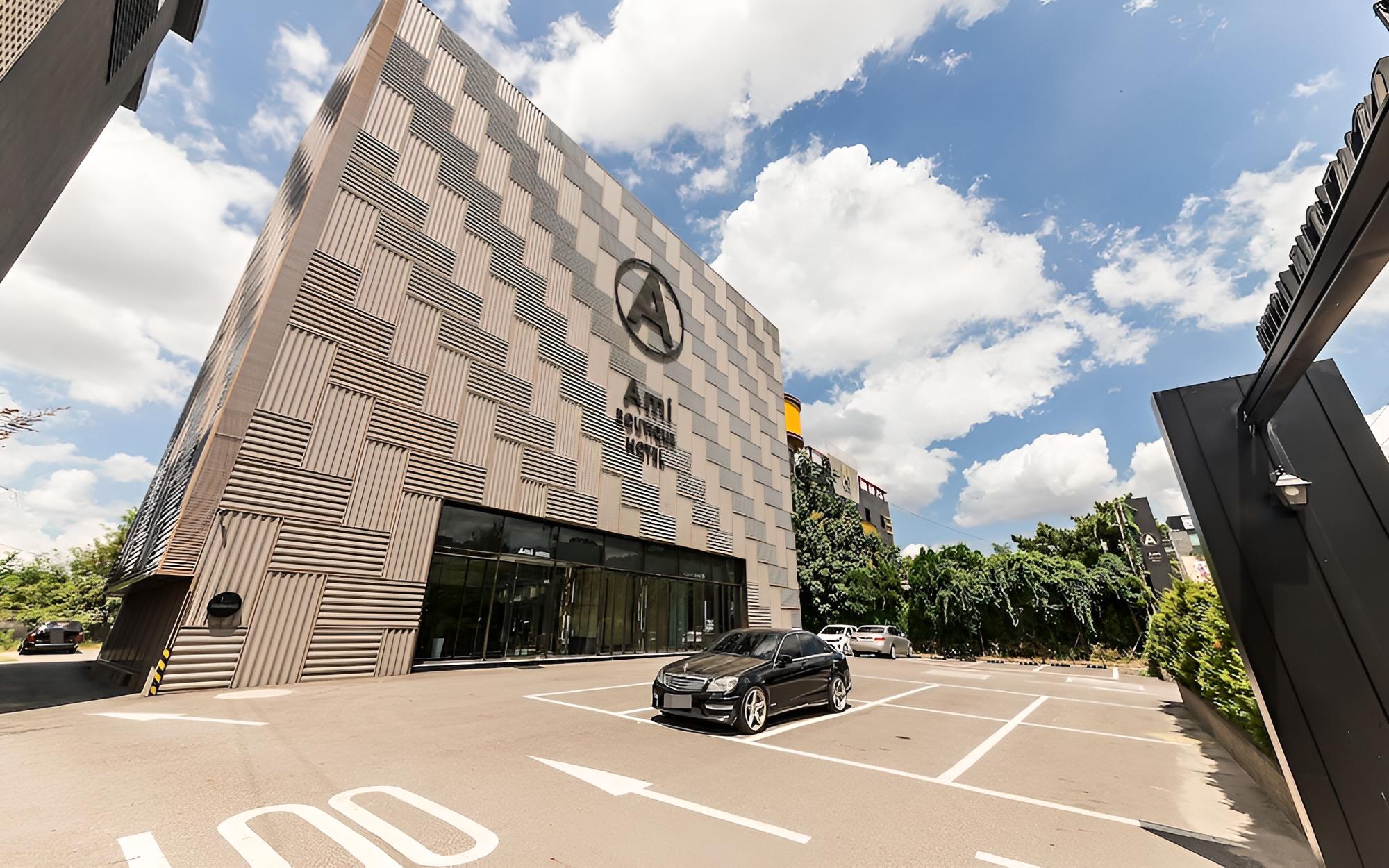 Yongin Army Boutique view 4