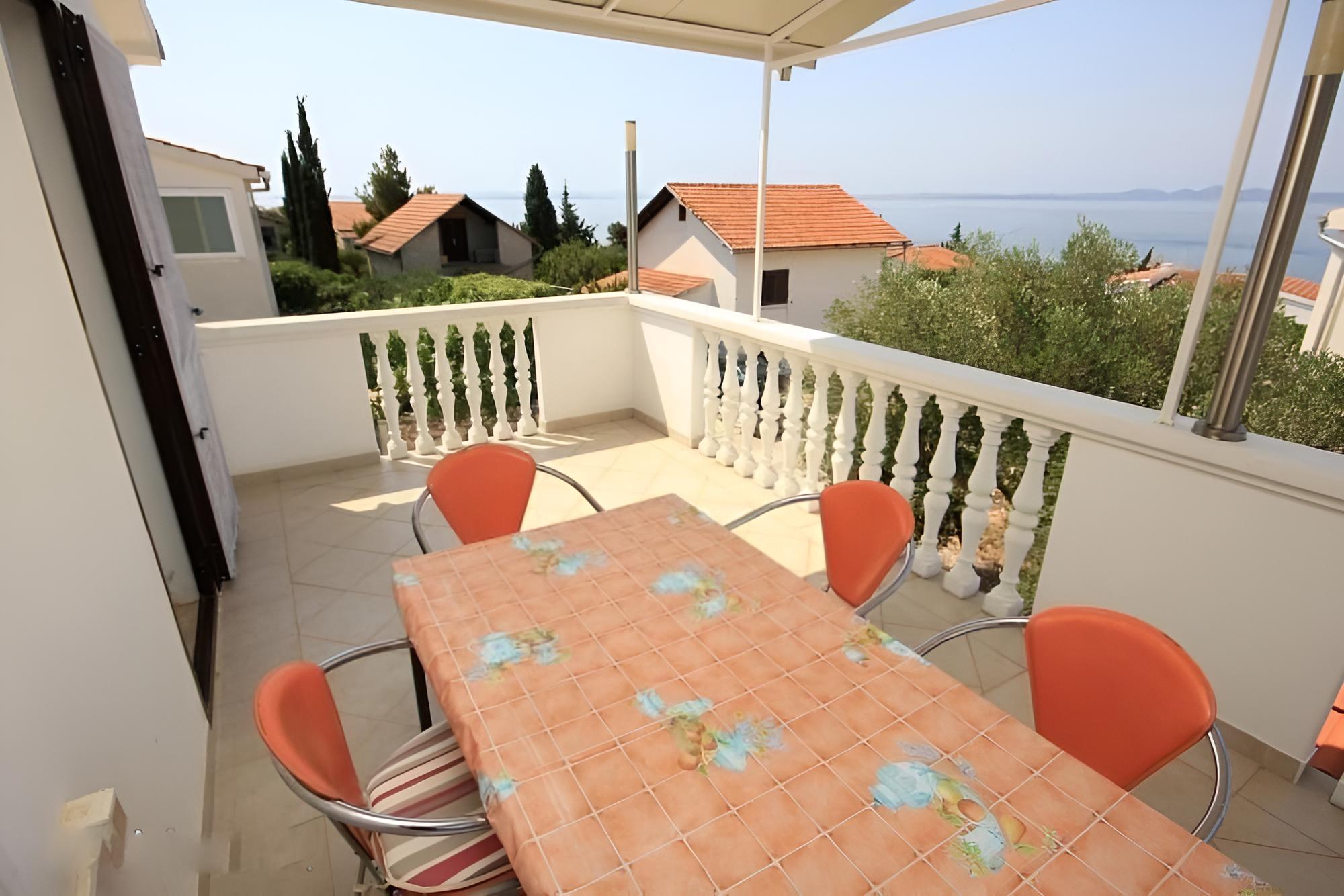 Glory - 80m From Beach - A1