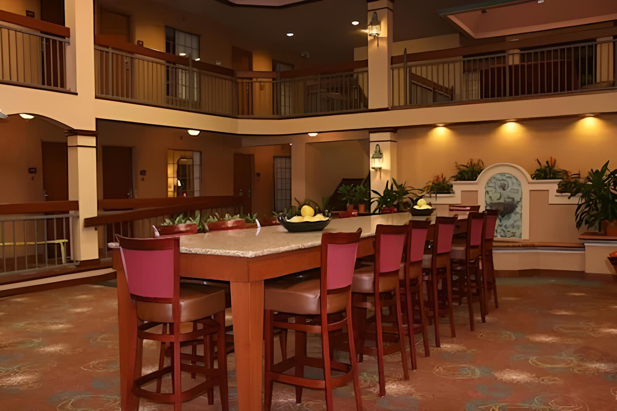 Cape Girardeau Vacations - Auburn Place Hotel And Suites - Property Image 10