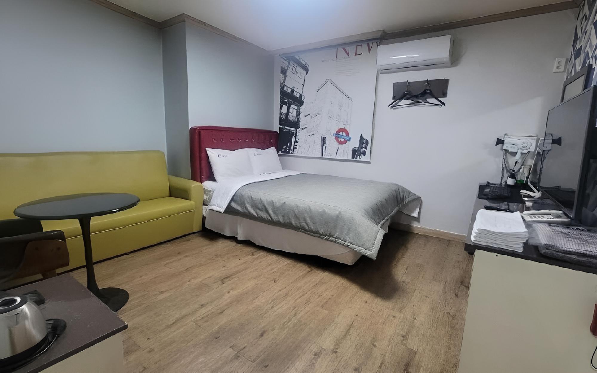 Photo 19