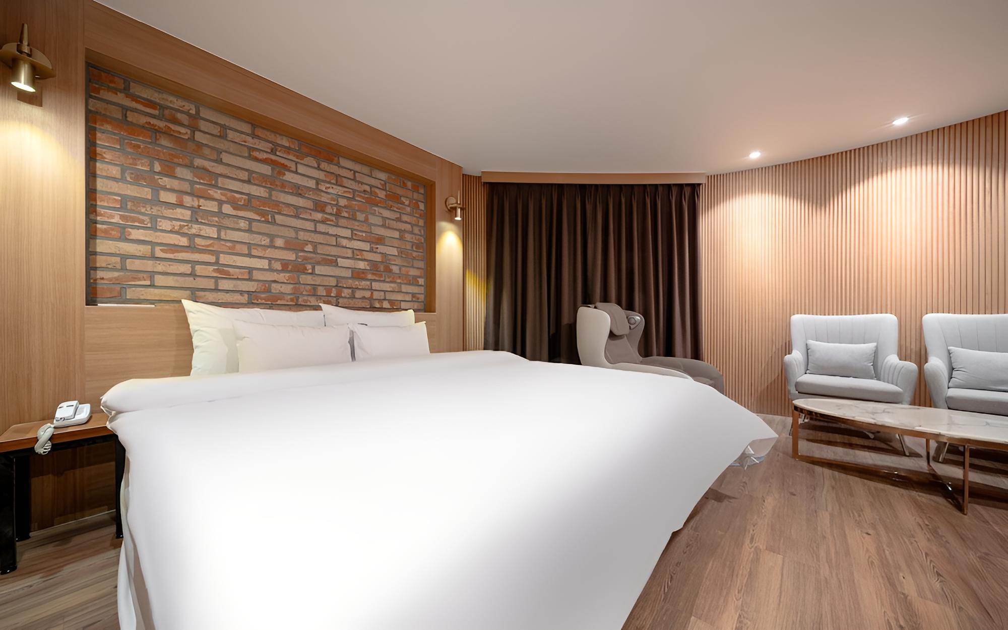 Jeonju Junghwasandong Towsome Stay
