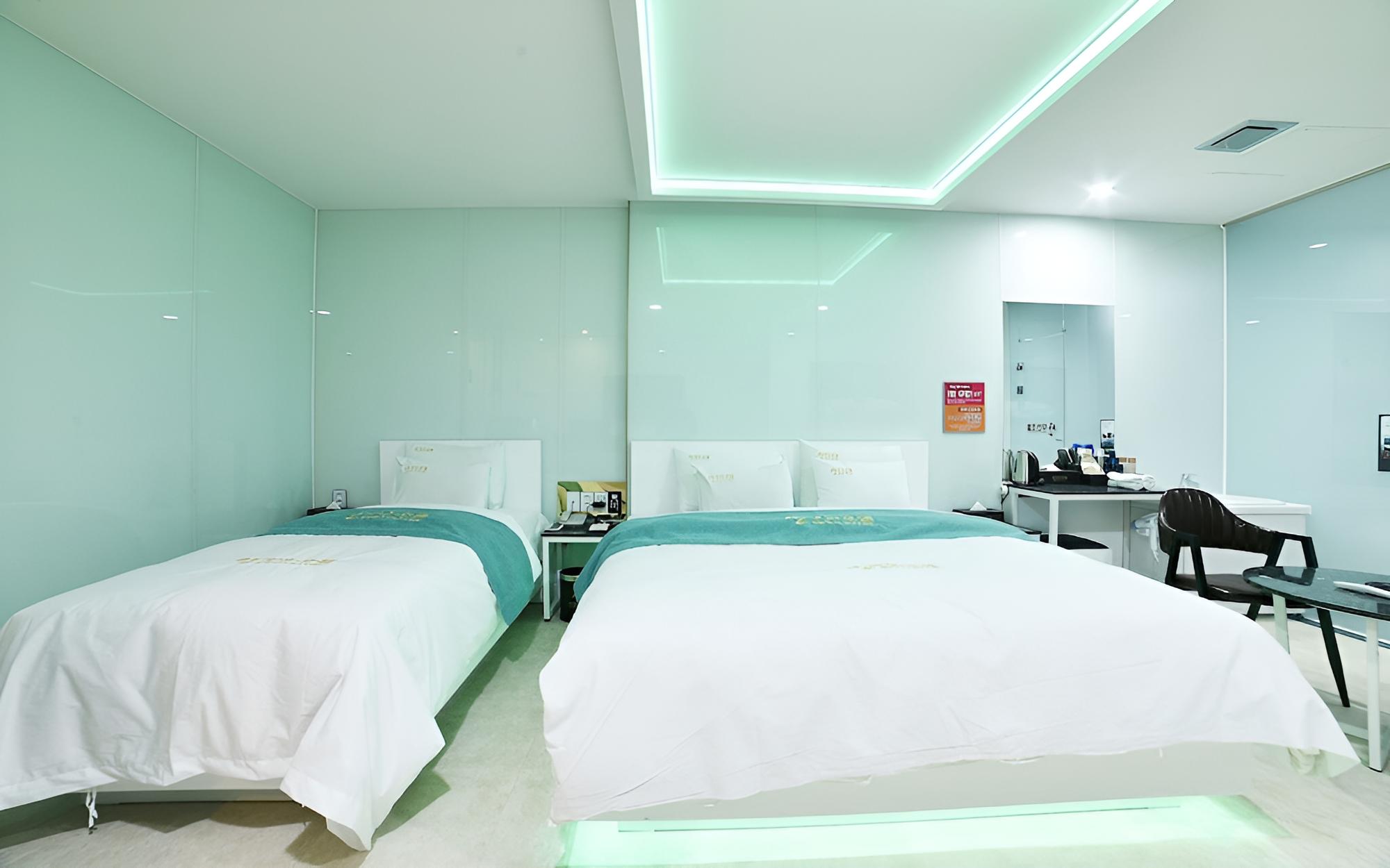 Yeosu San Self Check-in Hotel