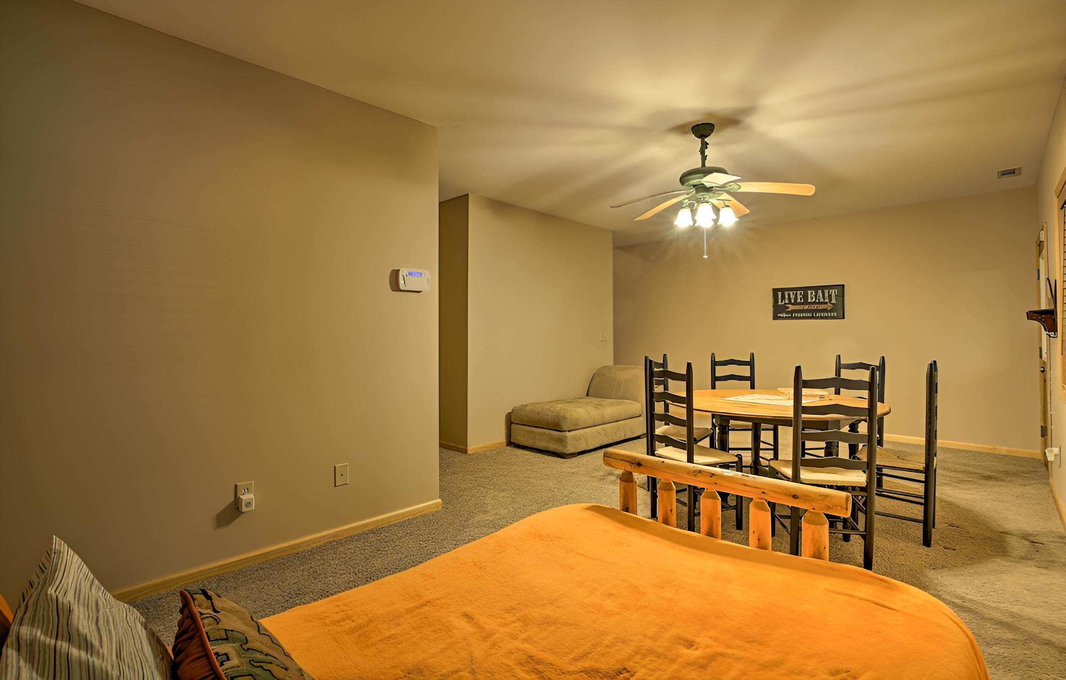 Cozy Cabin w/ Deck, Walk to Wildcat Creek & Dining
