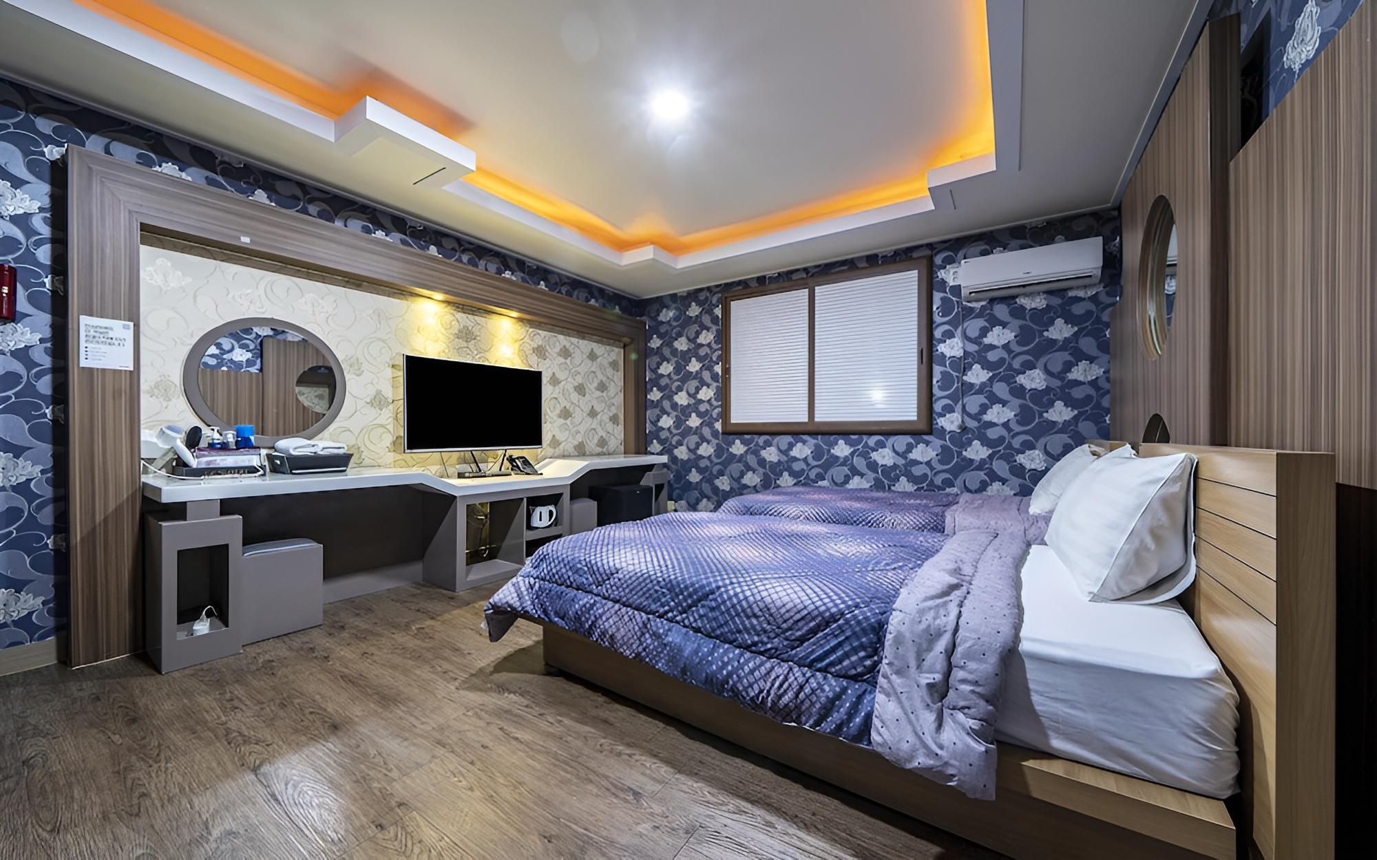 Jecheon Urban Brown Hotel view 3
