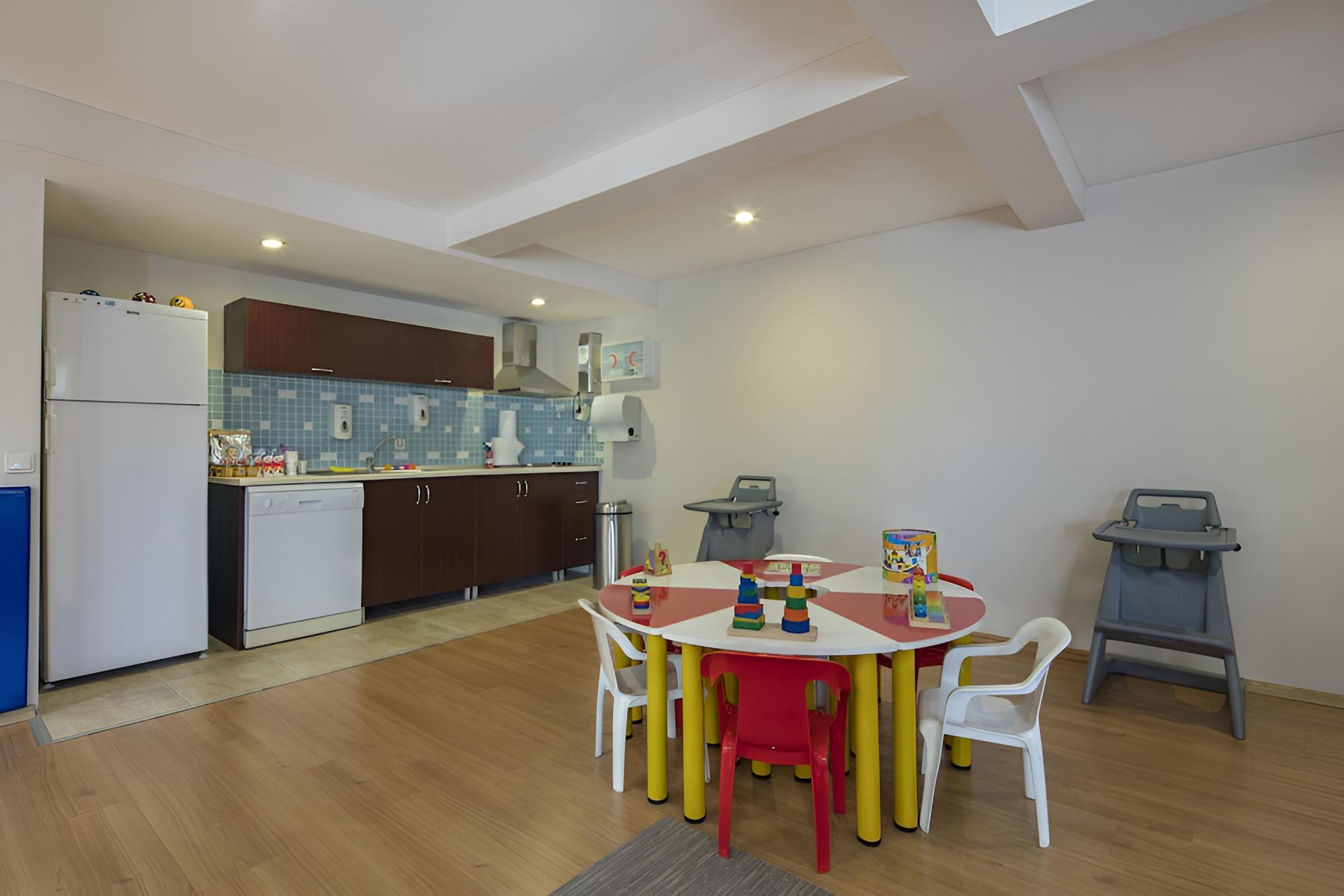 MEDWORLD Health Center Pine Beach Belek