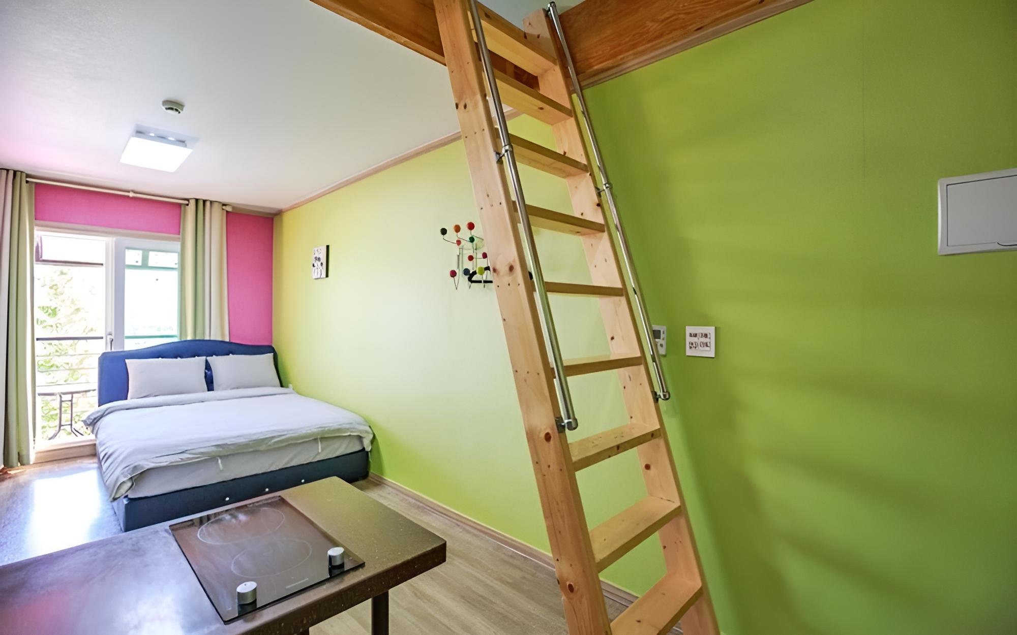 Yanggu Butterfly Pension