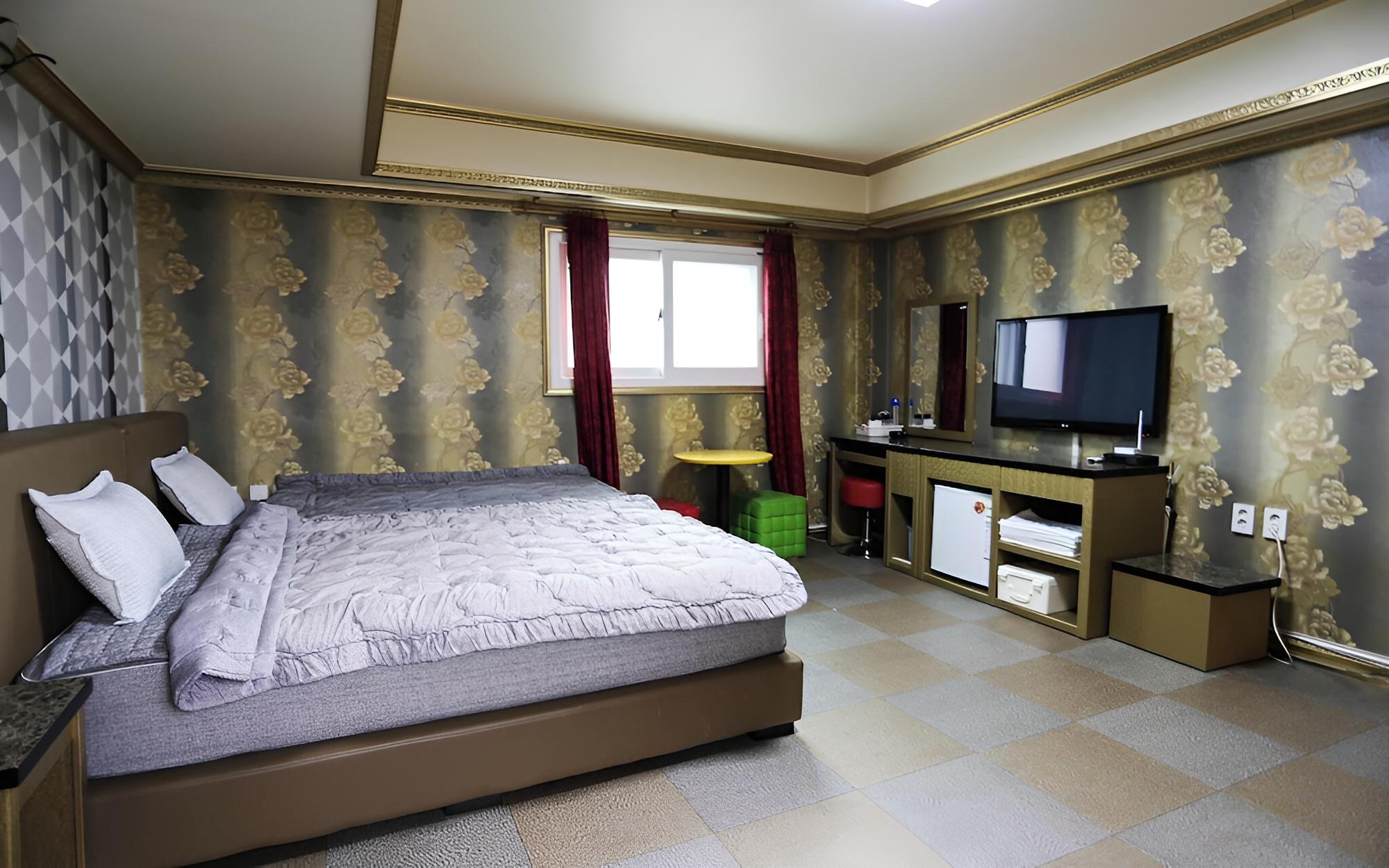 Donghae Daemyung Motel