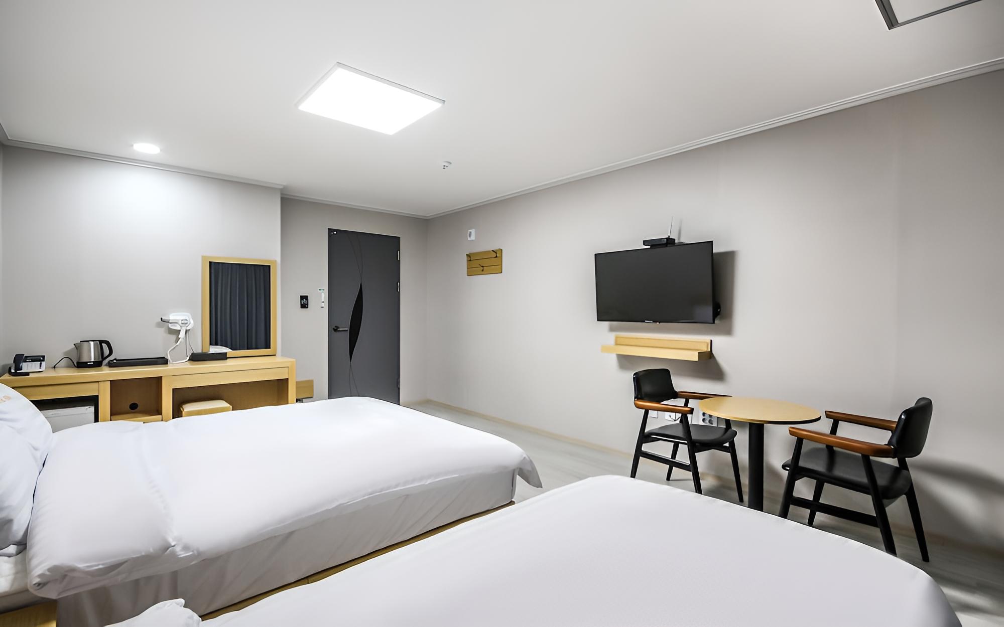 Wando Hotel Prague view 4