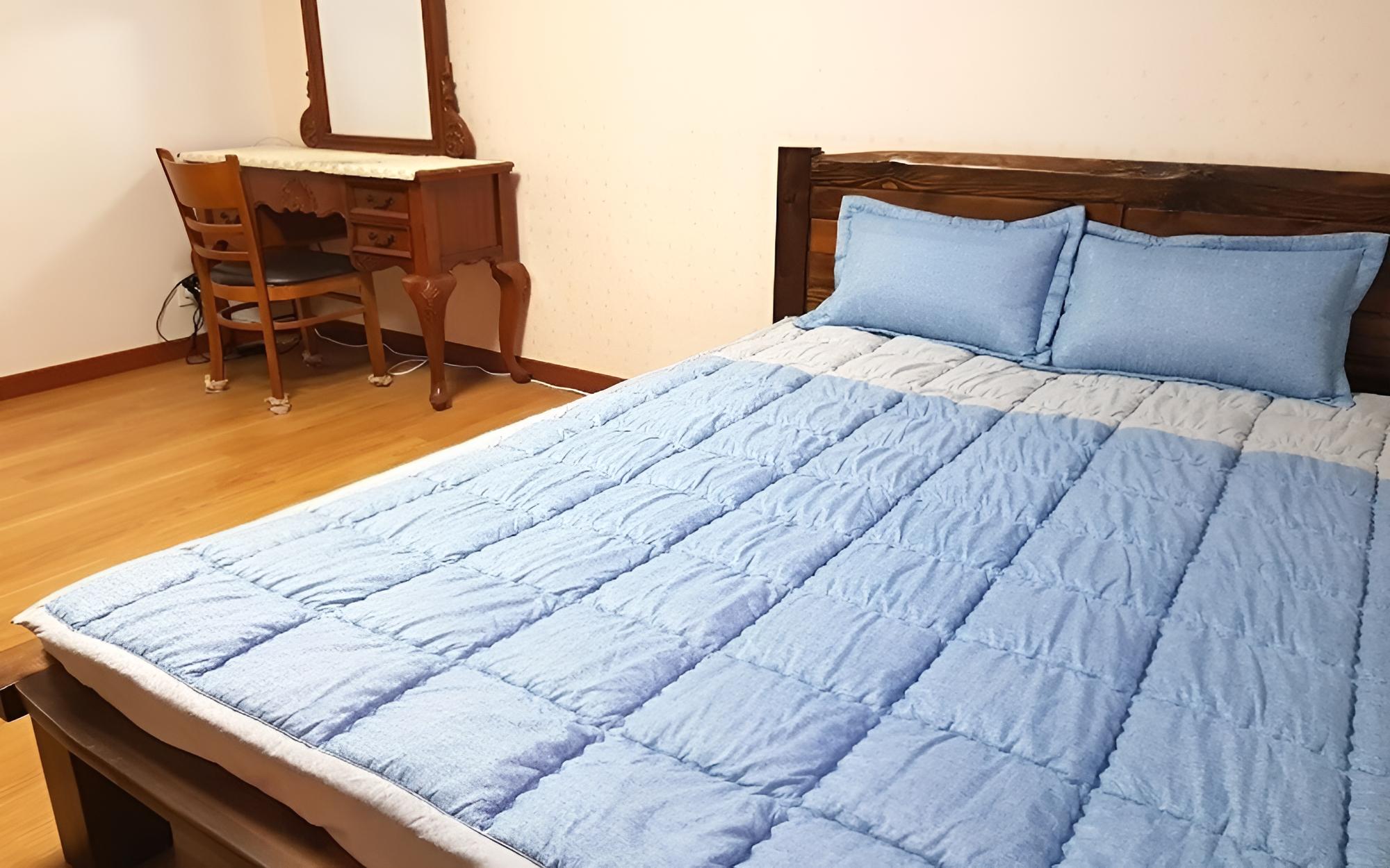 Hongcheon Hillhouse Pension