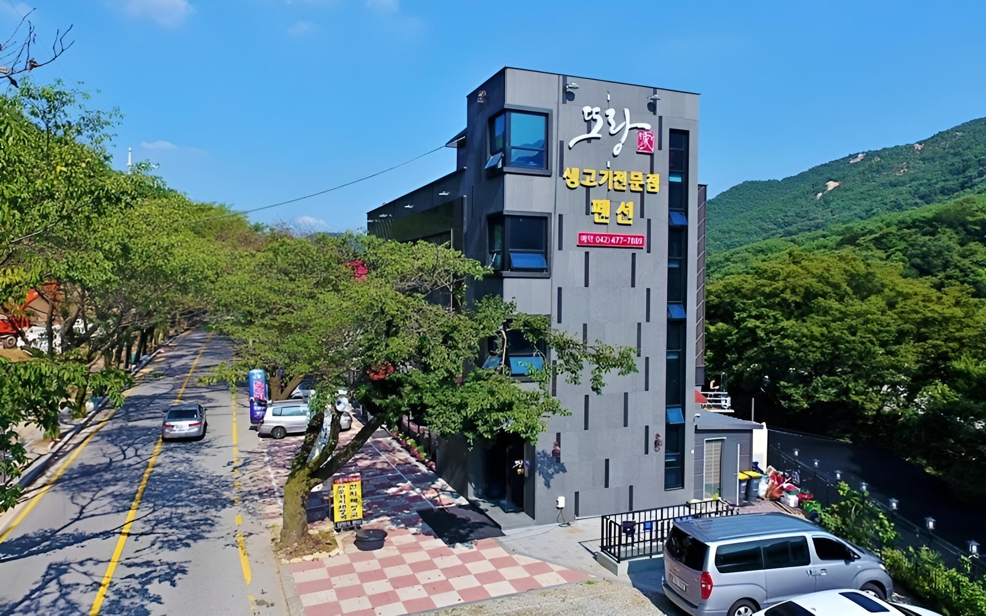 Gyeryongsan Donghaksa Toranga Pension