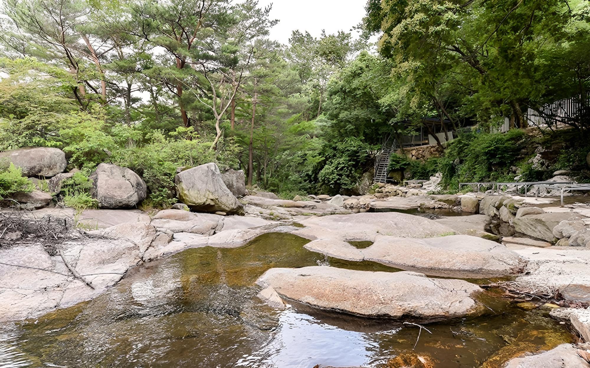 Gwangyang Banwolsanjang Pension view 4