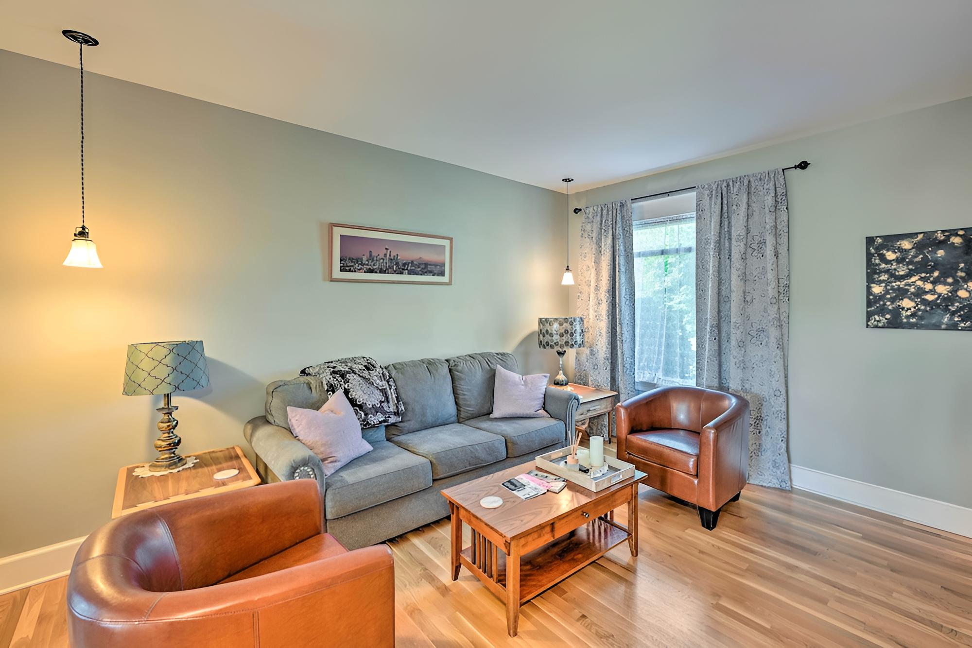 Sunny & Central Everett Home < 1 Mile to Dtwn!