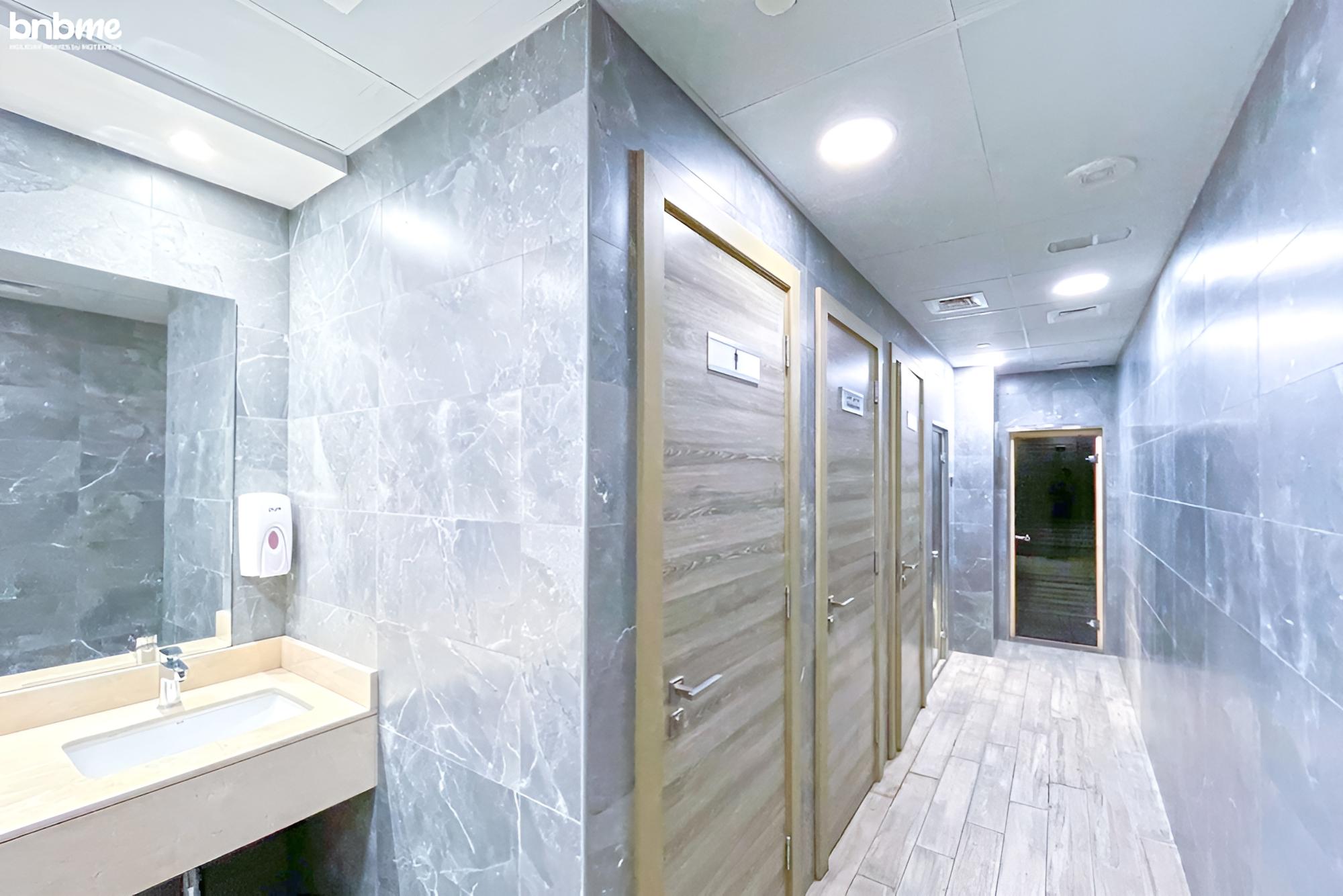 ST-BloomTower-805 by bnbme homes