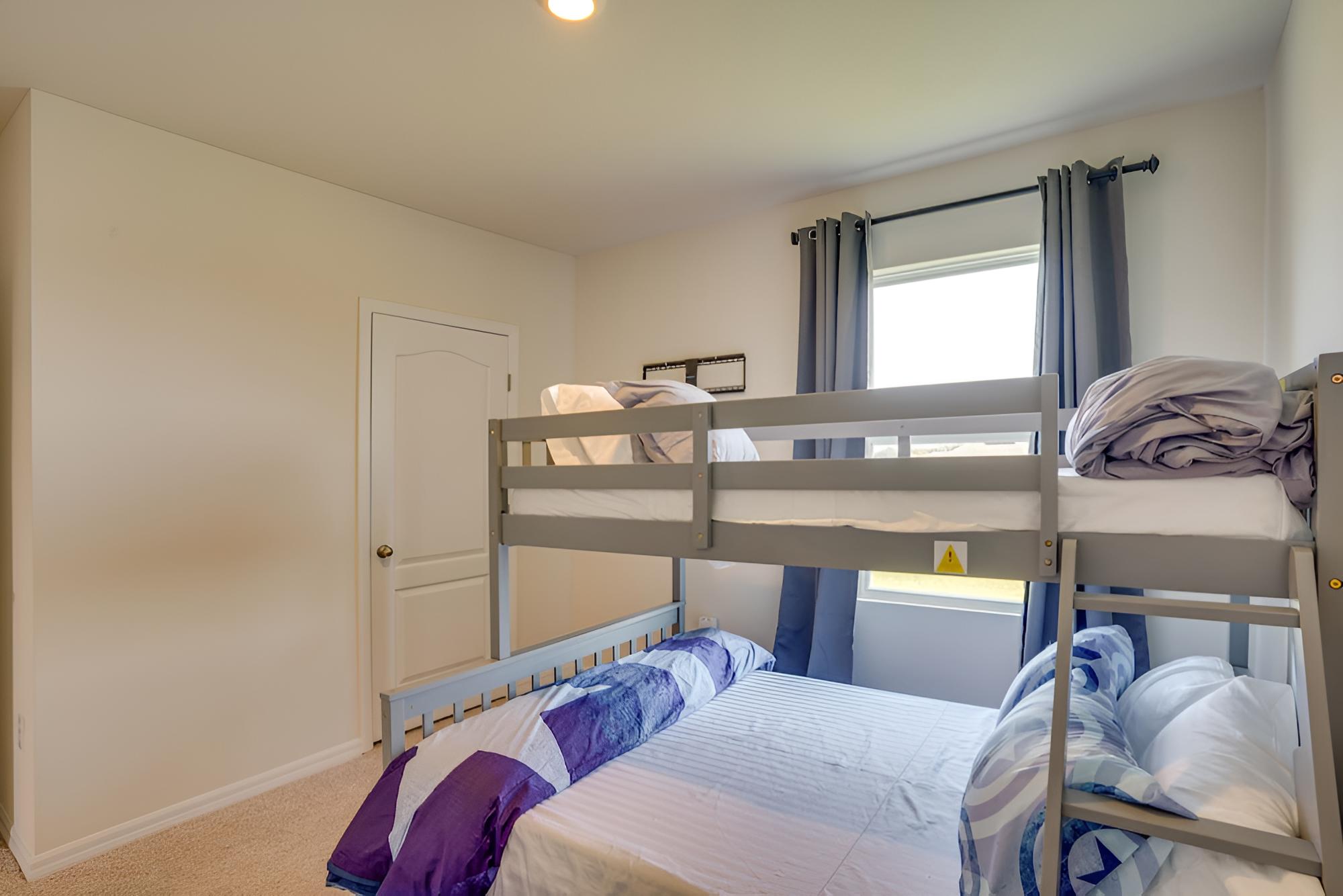 Haines City Home w/ Pool Access ~ 25 Mi to Disney!