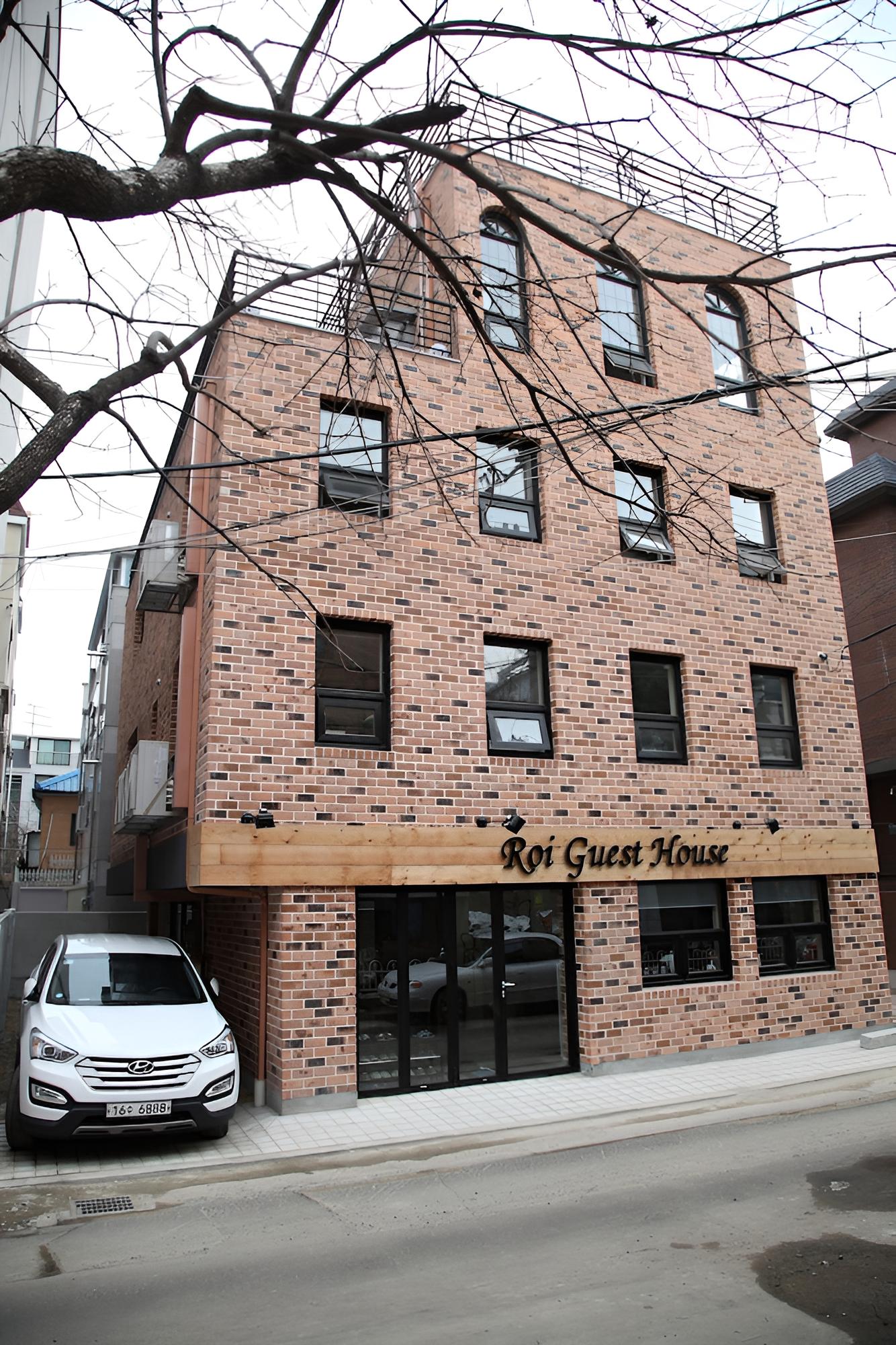 Roi House