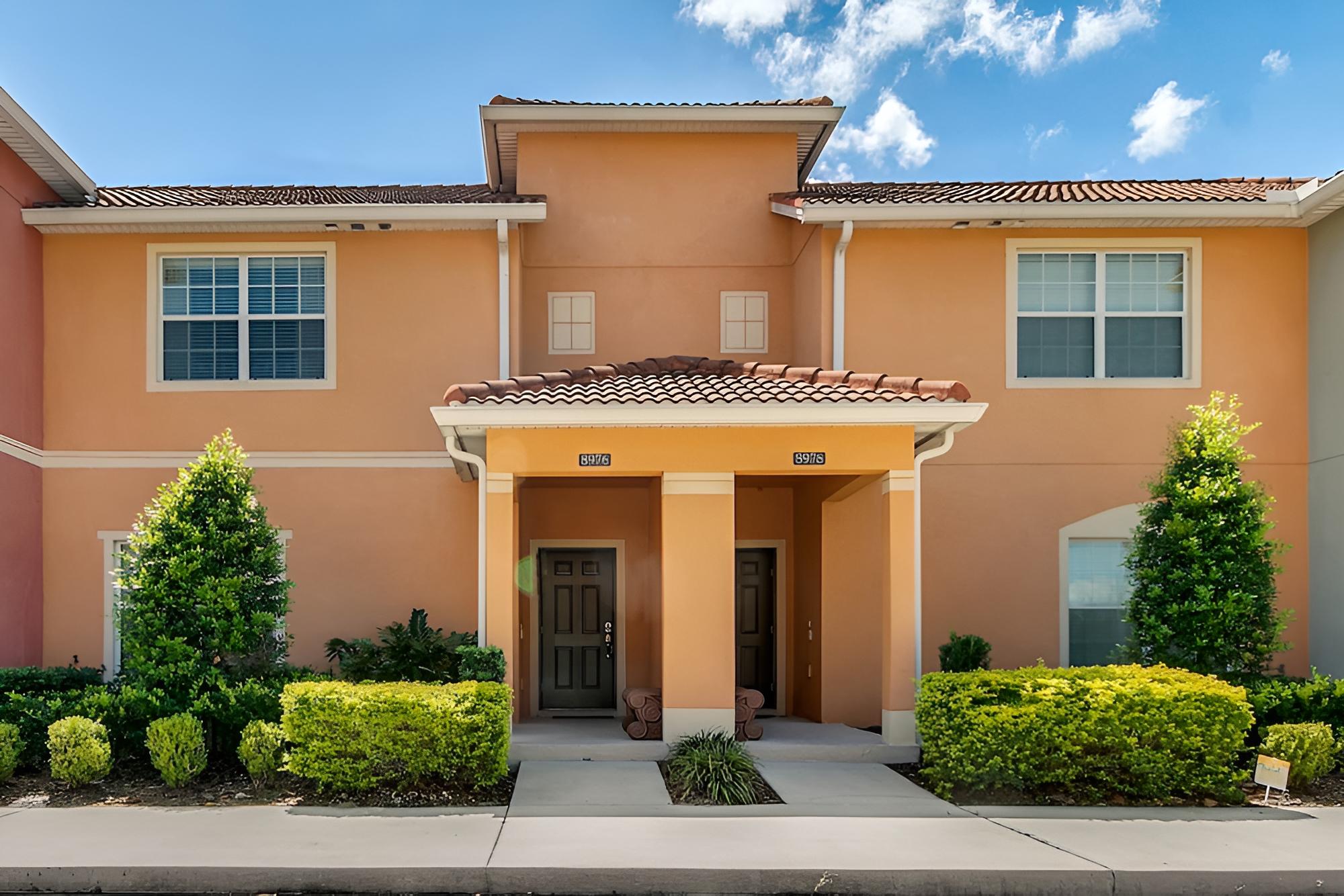 Paradise Palms 8976