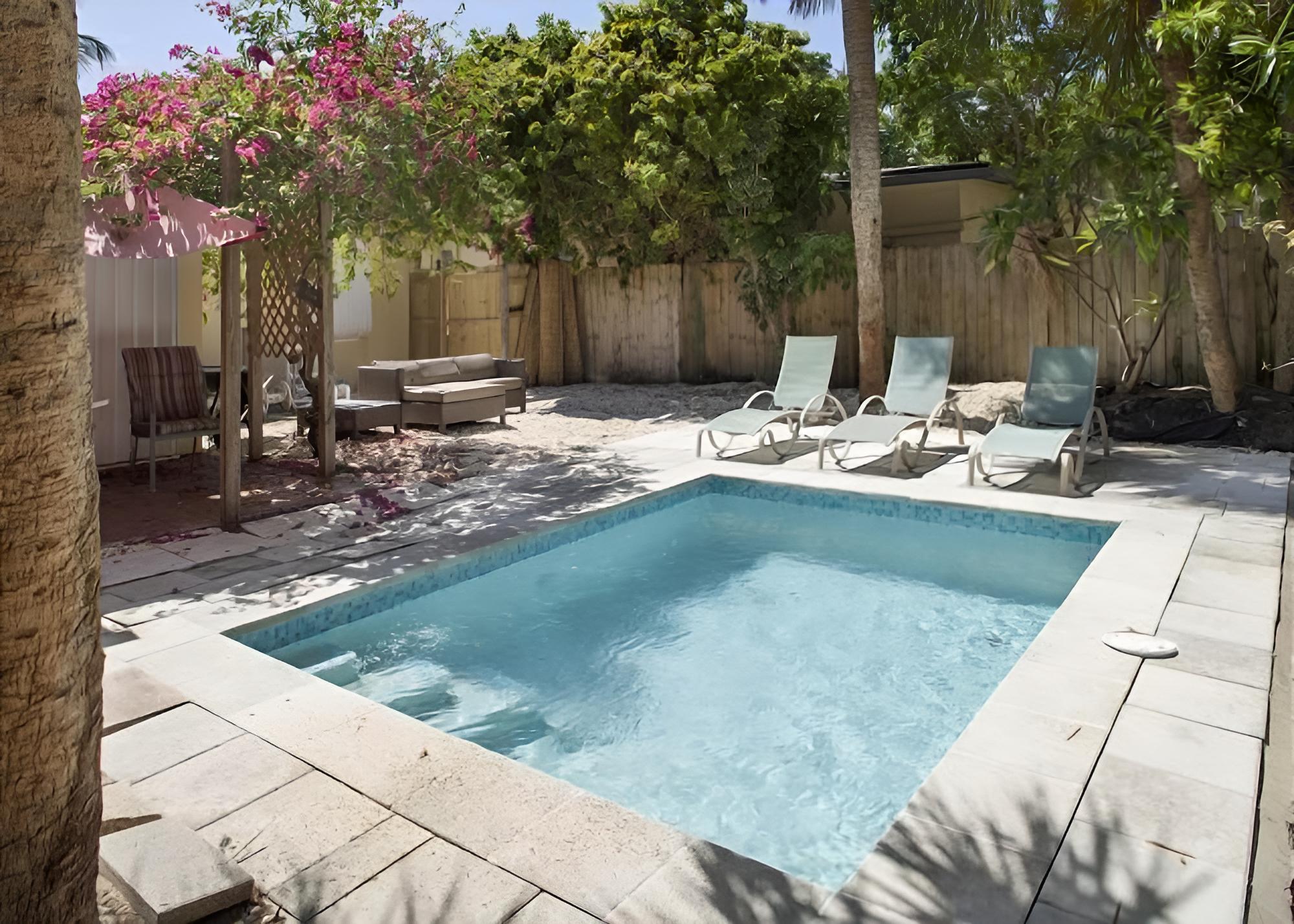 Salty Bungalow Tortuga