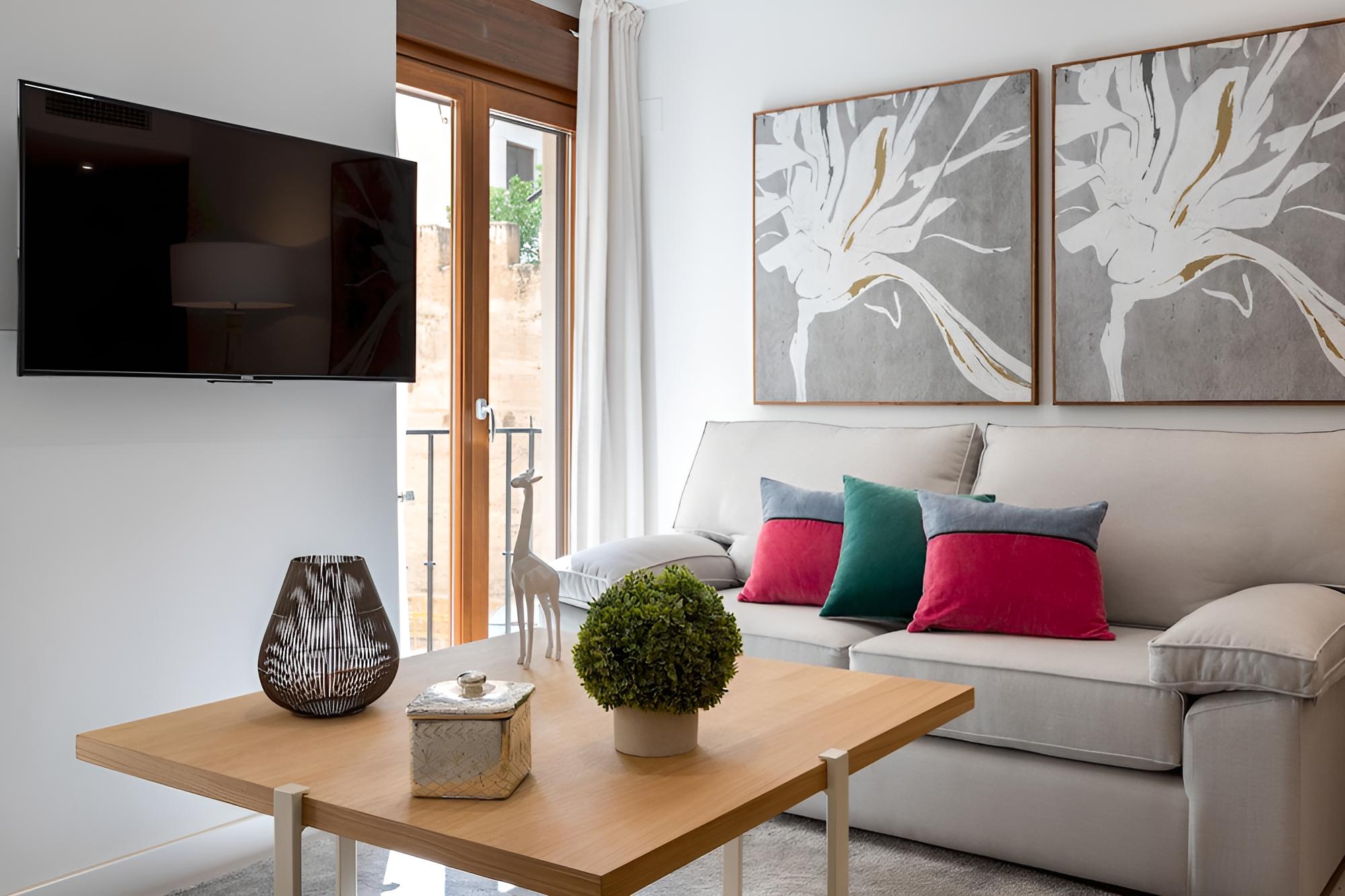 Unbeatable Location Near the Cathedral 3 Bd Apart Cabildo V view 2