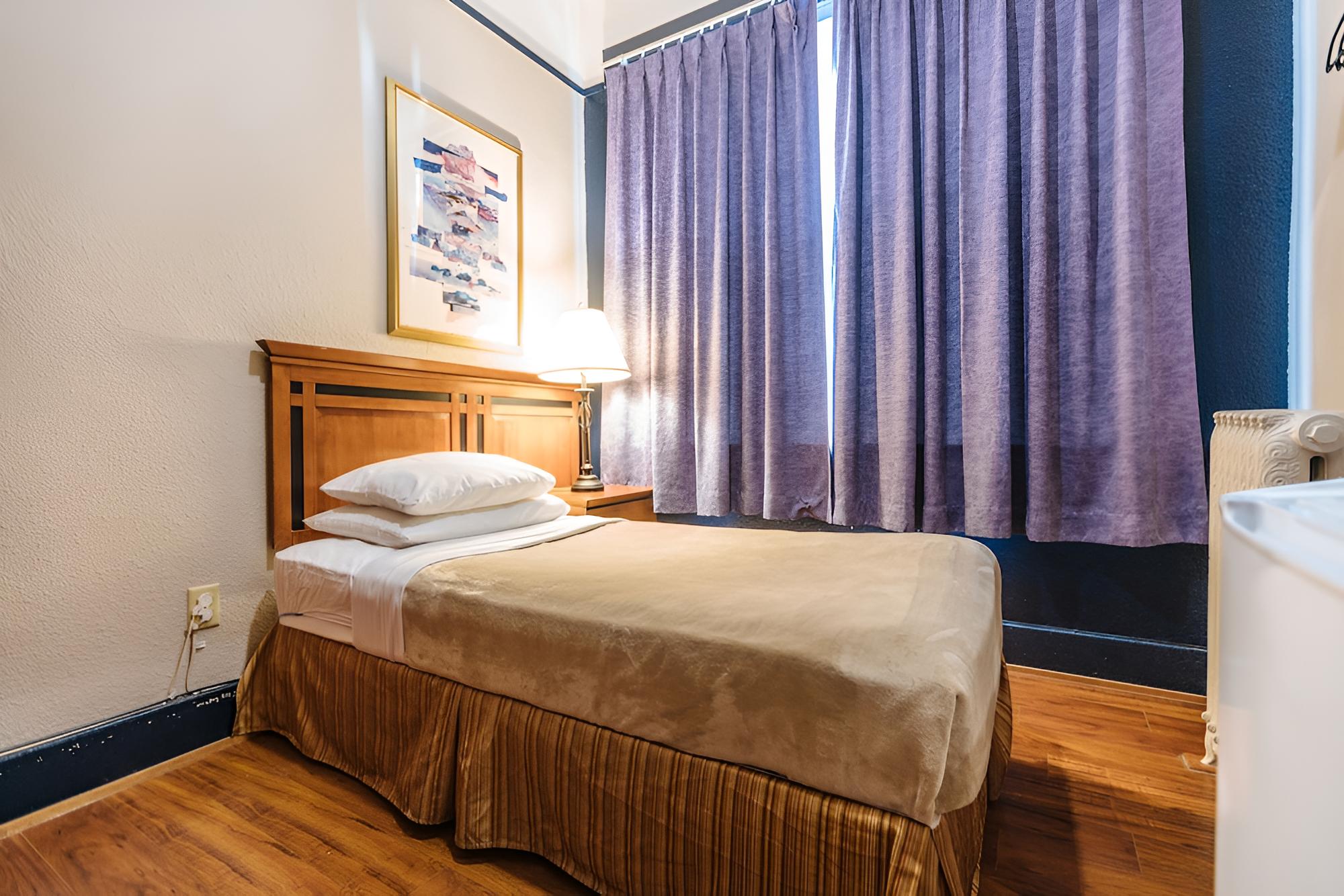 Hotel Ambassador - Hostel