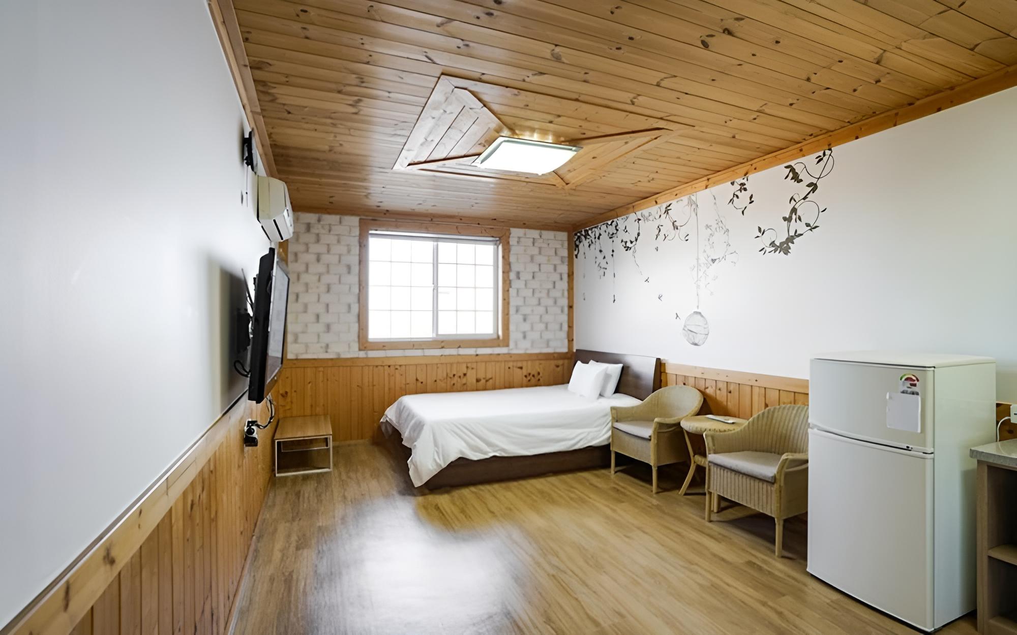 Yeosu Hyangirampunggyeong Pension