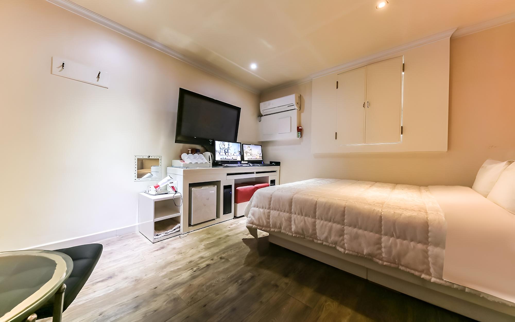 Cheonan Honeymoon Motel — 11
