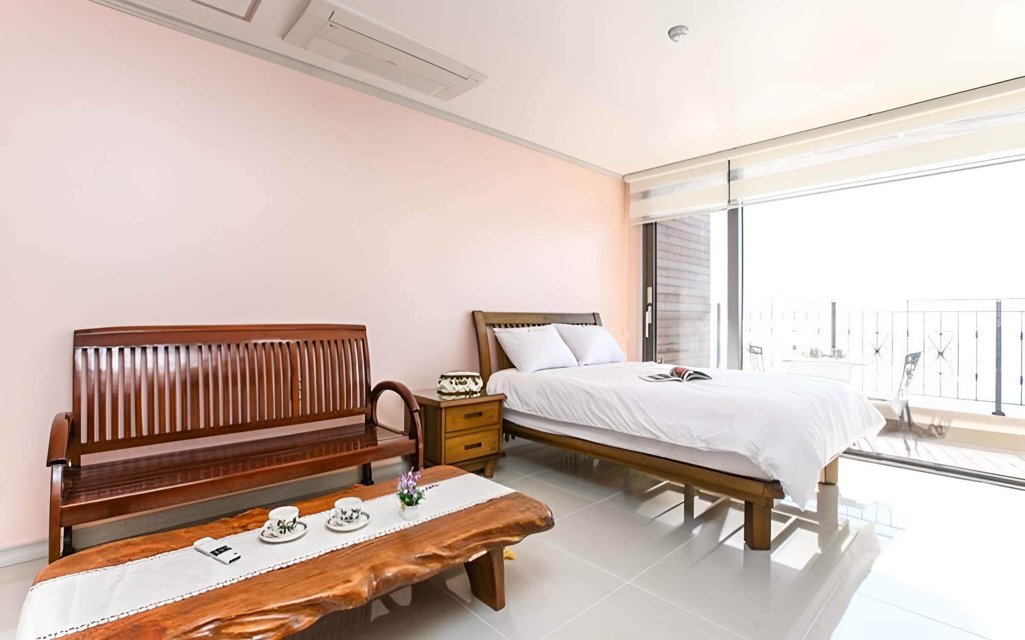 Gyeongju Haevichi Pension